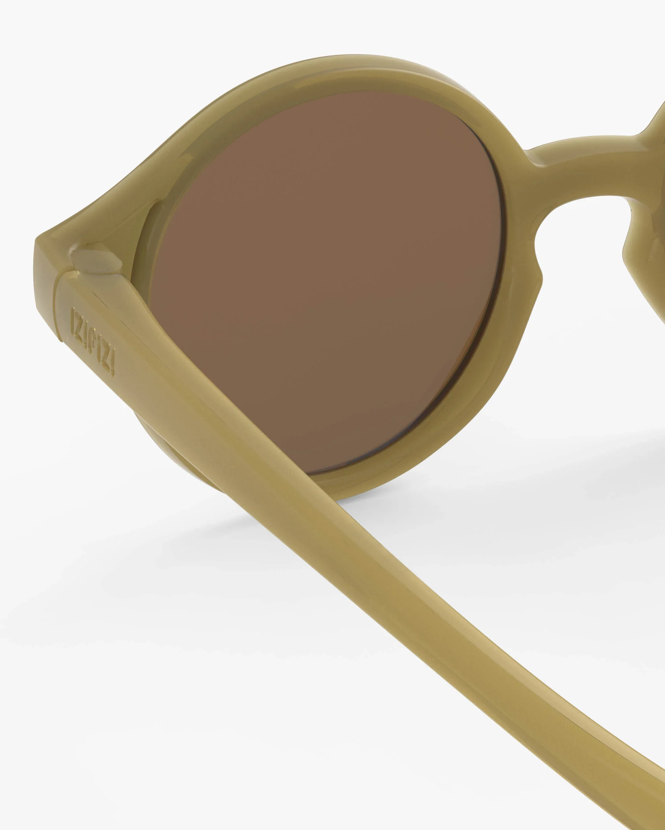Izipizi Baby-Sonnenbrille #d Glossy Kaki Polarized – Pantos-Jelly-Fassung in Khaki glänzend, 0-3 Jahre, BPA-frei mit Silikonband, bei Cleo&Caesar Kids Concept Store