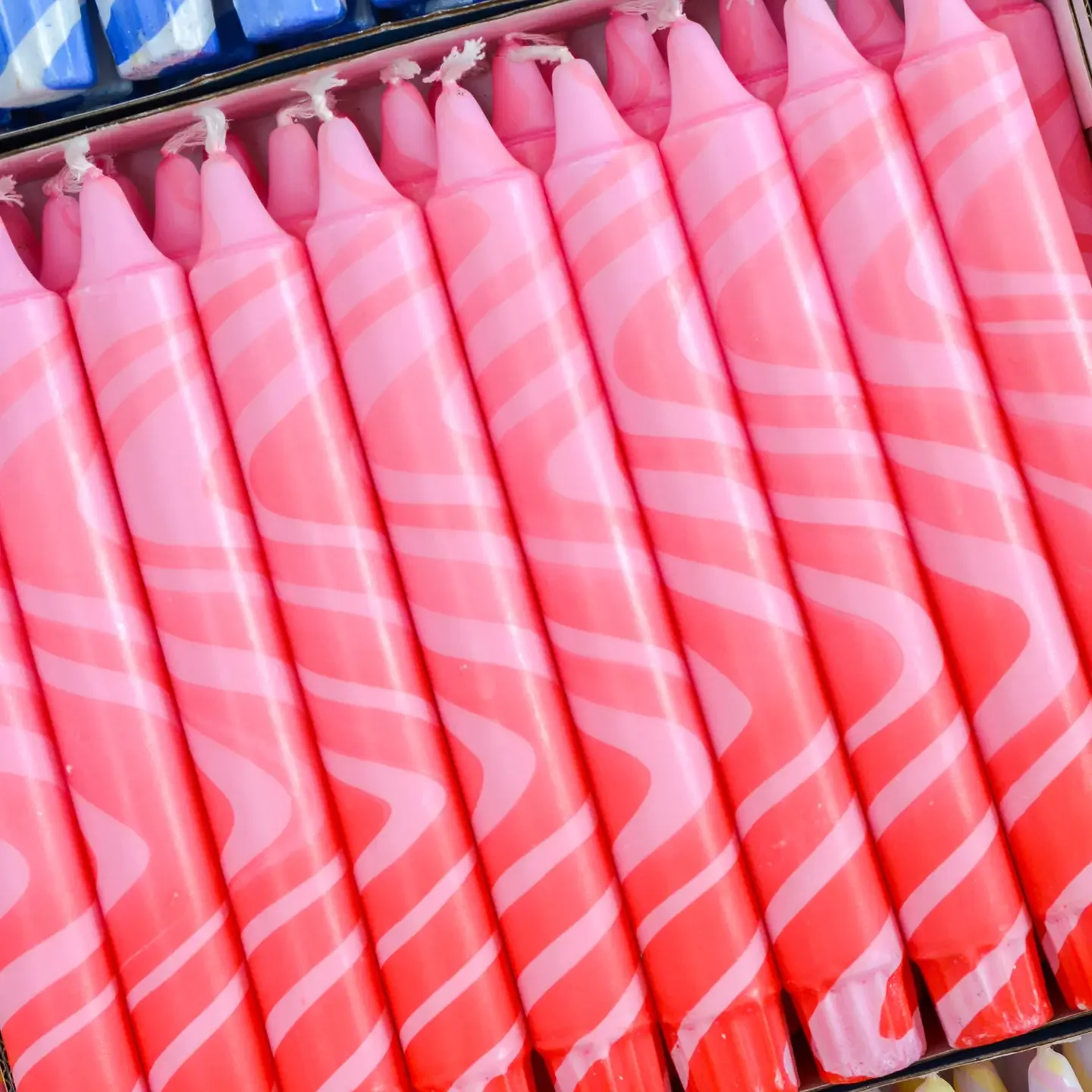 Nordtrice - Kerze 'Marmor Pink/Rot'