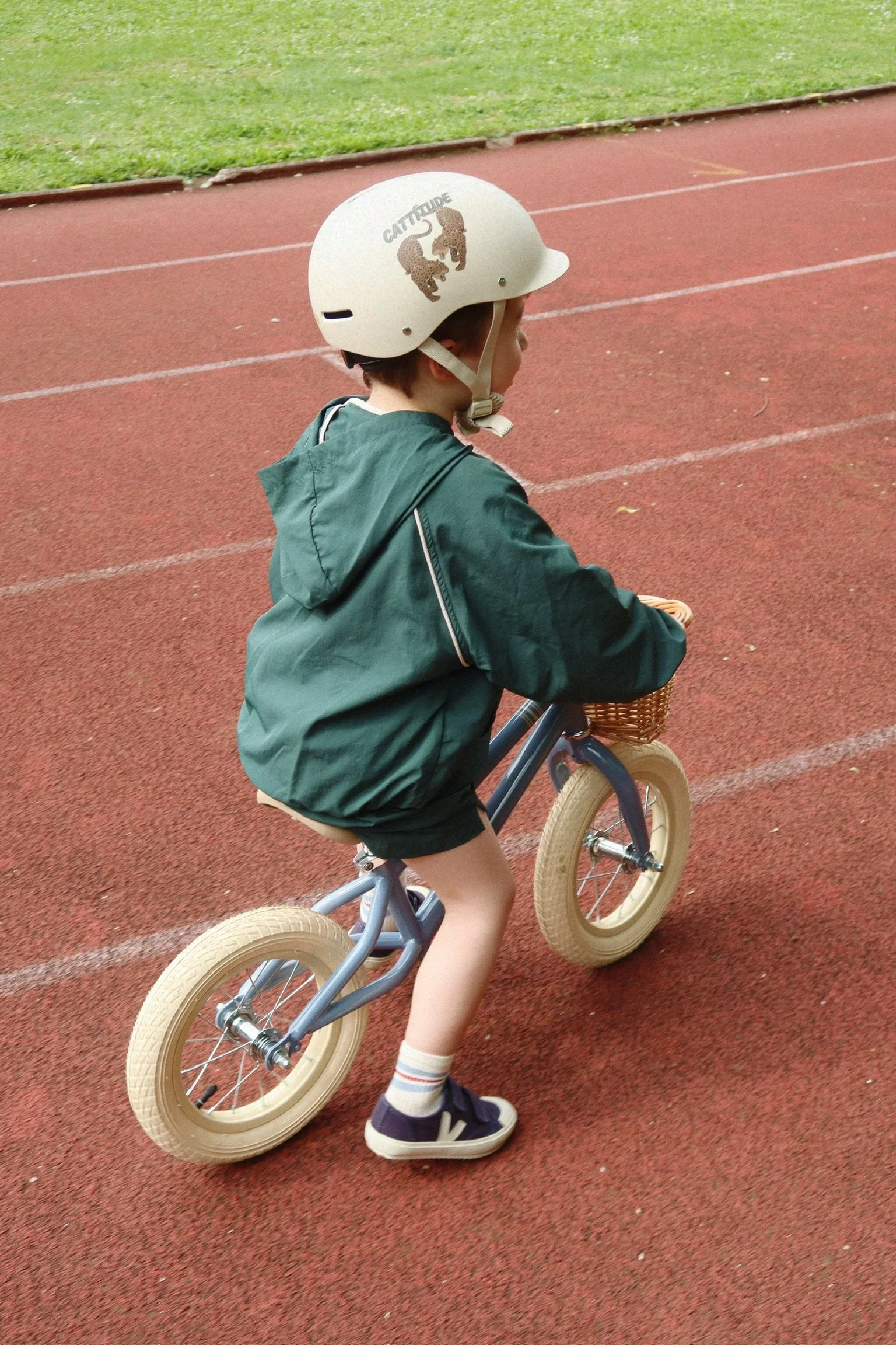 Konges Sløjd Acty Jacket – leichte Kinderjacke mit Kapuze und Reißverschluss, 100 % Nylon, OEKO-TEX zertifiziert, bei Cleo&Caesar Kids Concept Store