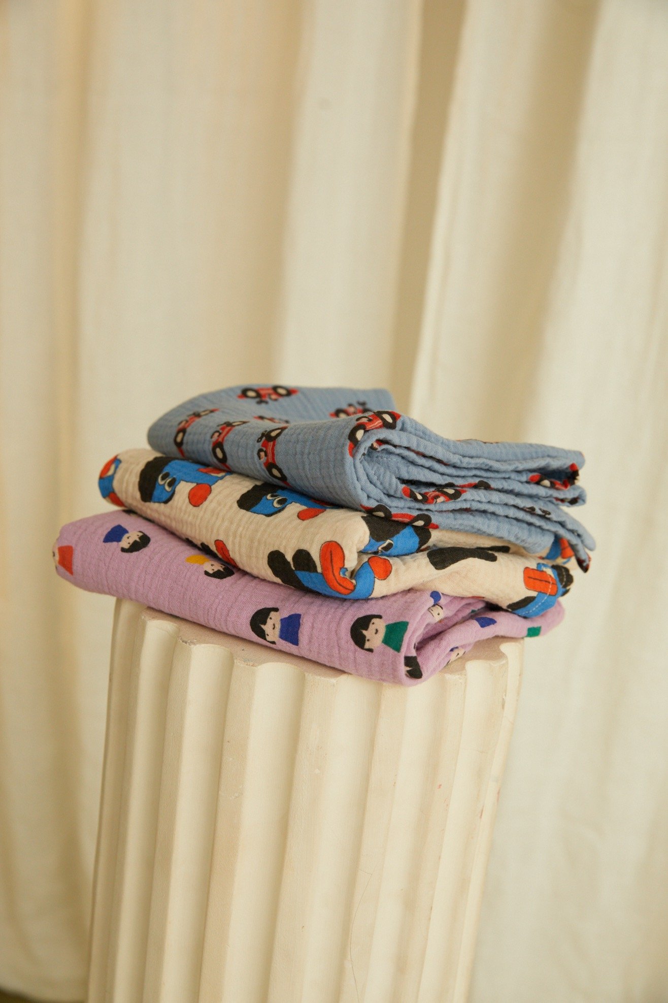 Doggy Mate All Over Muslin von Bobo Choses - made in Europe - nachhaltige Bio-Baumwolle - sustainable Kidswear - Cleo&Caesar - Kids Concept Store Berlin - Online Shop