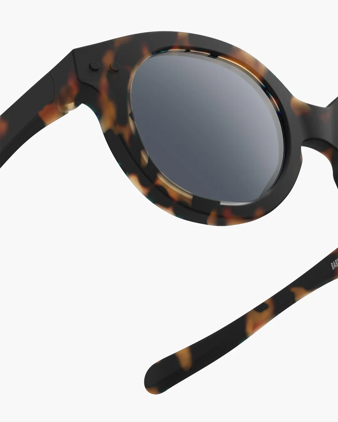 Izipizi Baby-Sonnenbrille #c Tortoise Polarized – Schmetterlings-Fassung in Schildplattmuster matt, 9-36 Monate, BPA-frei mit Silikonband, bei Cleo&Caesar Kids Concept Store