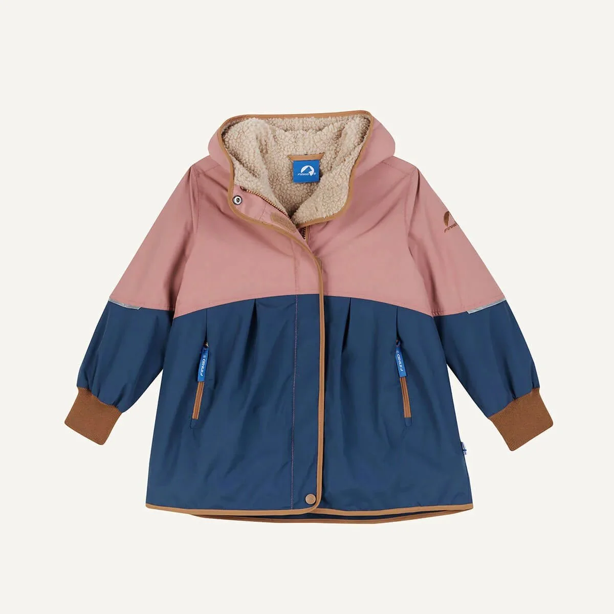 Finkid Aina Mukka Winterjacke für Kinder – wasserfest, winddicht und wärmeisolierend. Nachhaltige Kindermode bei Cleo&Caesar, Kids Concept Store Berlin – jetzt online entdecken.