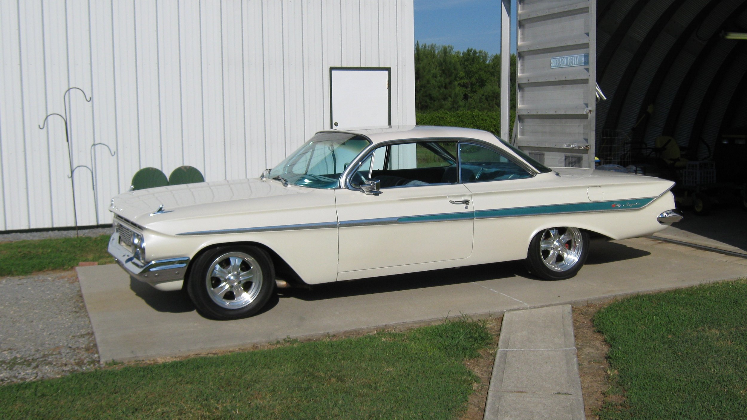 Tom & Sue Rinehart 1961 Impala.jpg