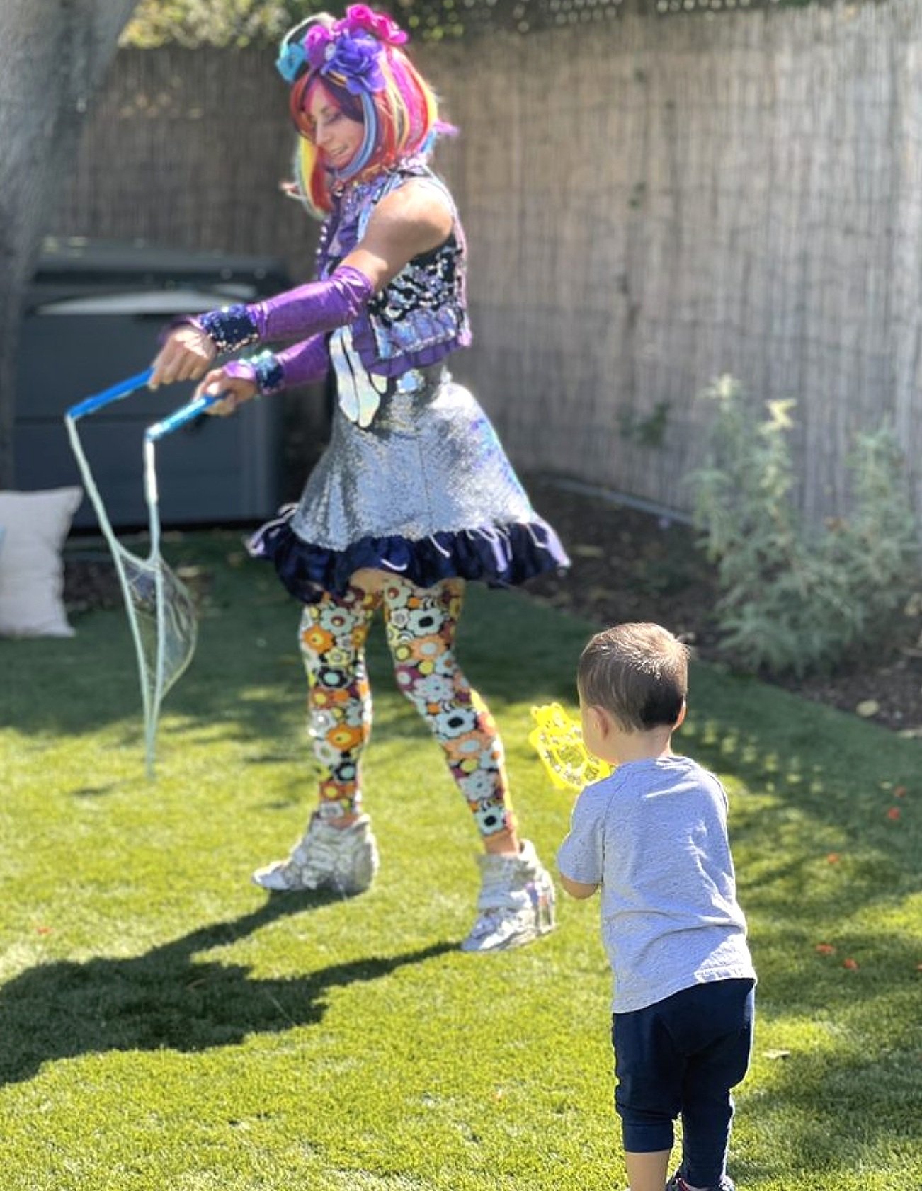 Rollerskating rollerskater butterfly bubble entertainer