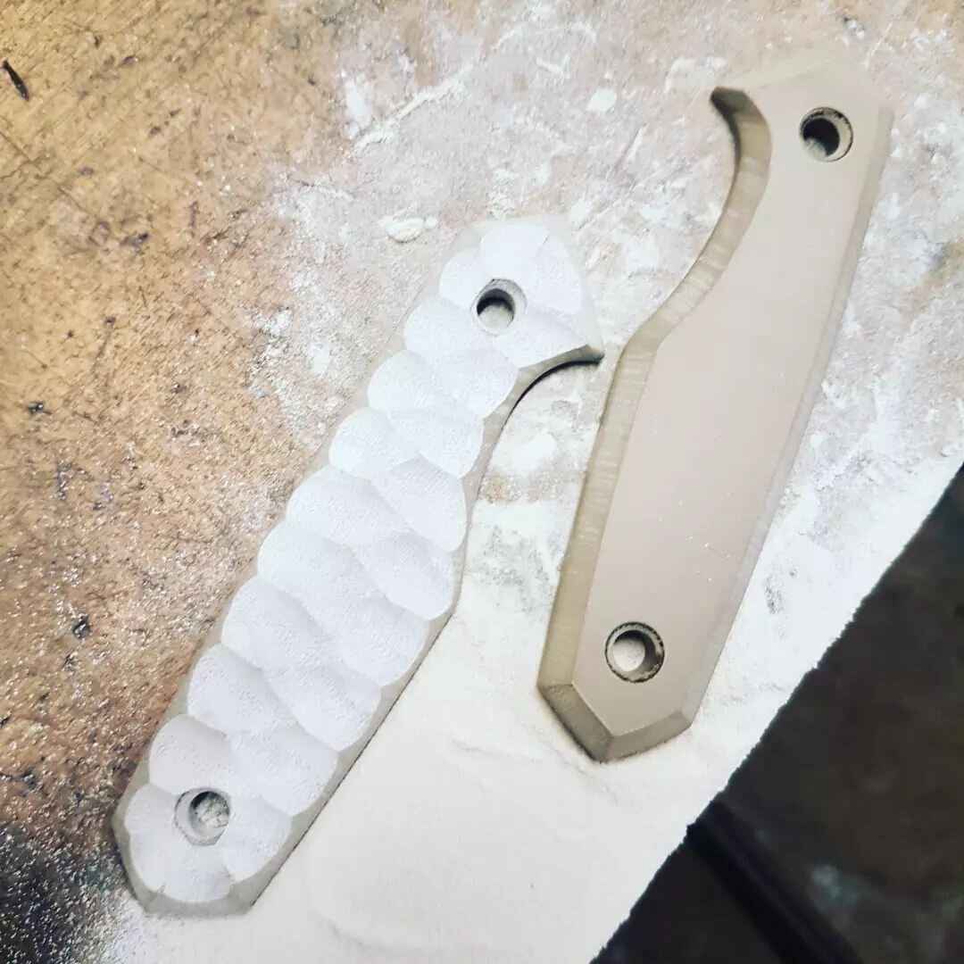 SHARK FIGHTER 
.
Modified for @giuliajschiff
.
.
#knife #knives #edc #knifeporn #knifelife #everydaycarry #handmade #knifenut #knifemaker #knifemaking #blade #knifecollection #edcknife #edcgear #knifecommunity #bushcraft #knifepics #edccommunity #cus