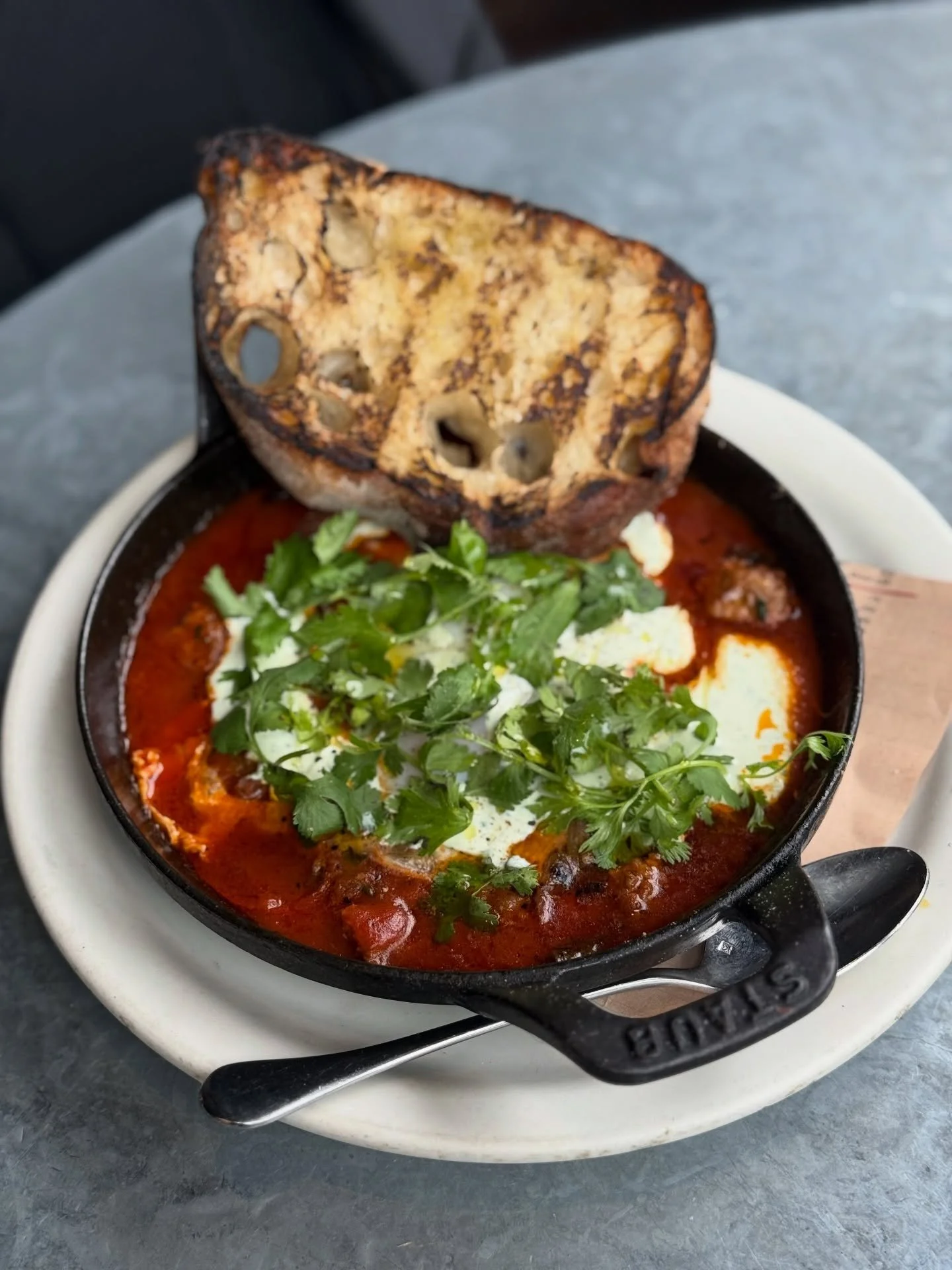 My fav spots to eat &amp; drink in LA - obsessed with the food and vibes at all of these places! 

* Gjelina - incredible for brunch and I love that they focus on local, seasonal produce! Everything we ordered was delicious - especially the shakshuka