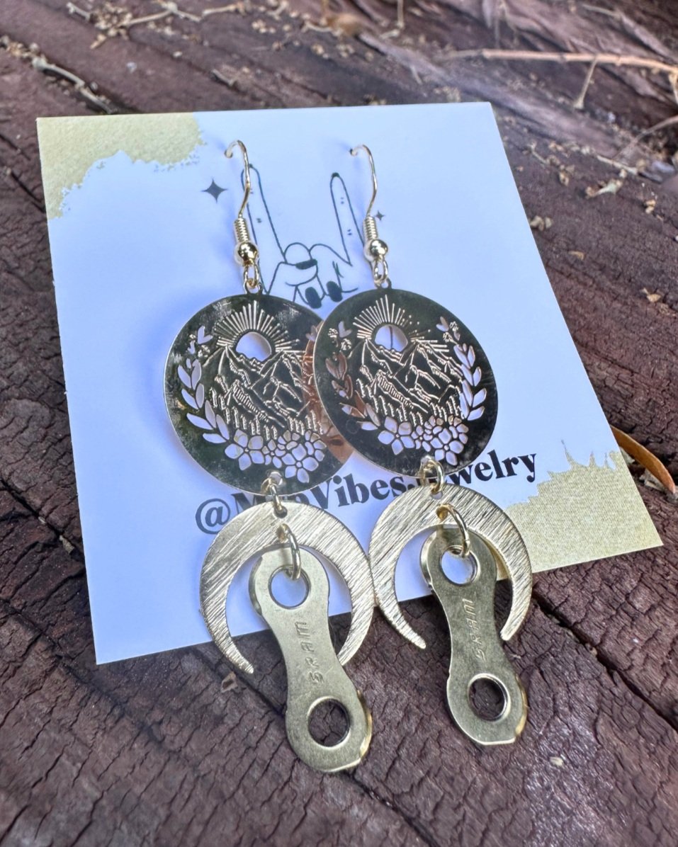 Crescent Moon Mountain Links