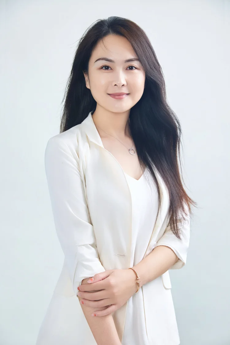 Dating app photo - outdoor portrait