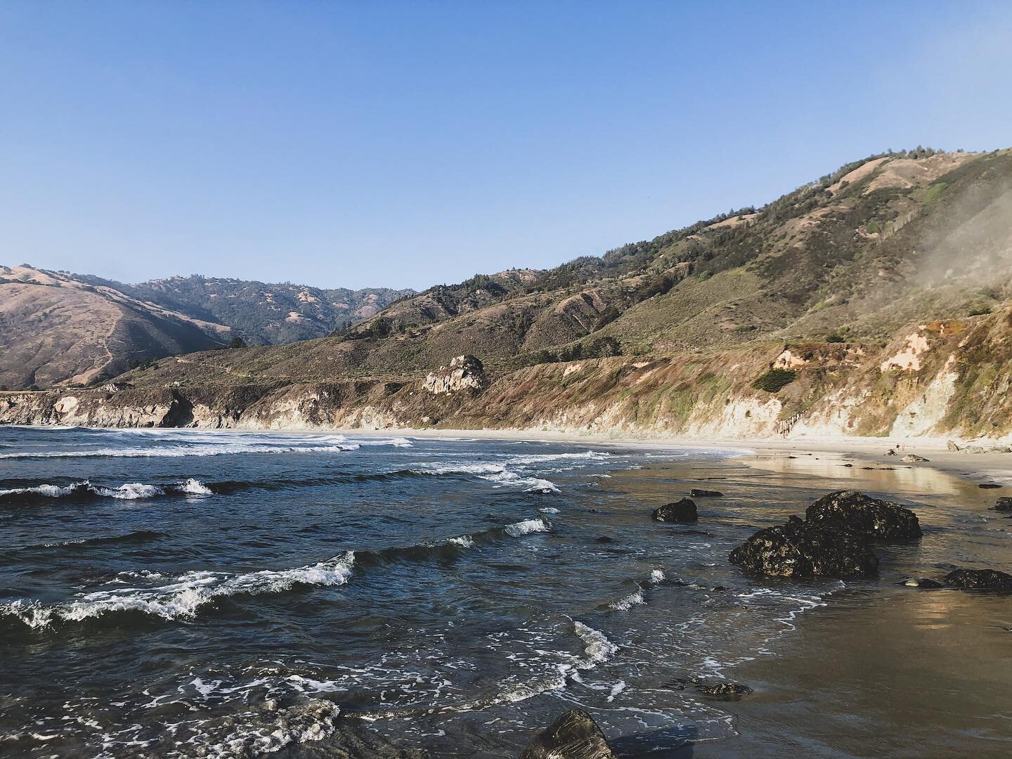 Enjoying the views along route 1 near #bigsur today. Made a stop at sand dollar beach. Didn&rsquo;t find any sand dollars though 🙃 #sanddollarbeach #route1 #beachphotography #photographylife #photooftheday #californiacoast #californiaphotography #tr