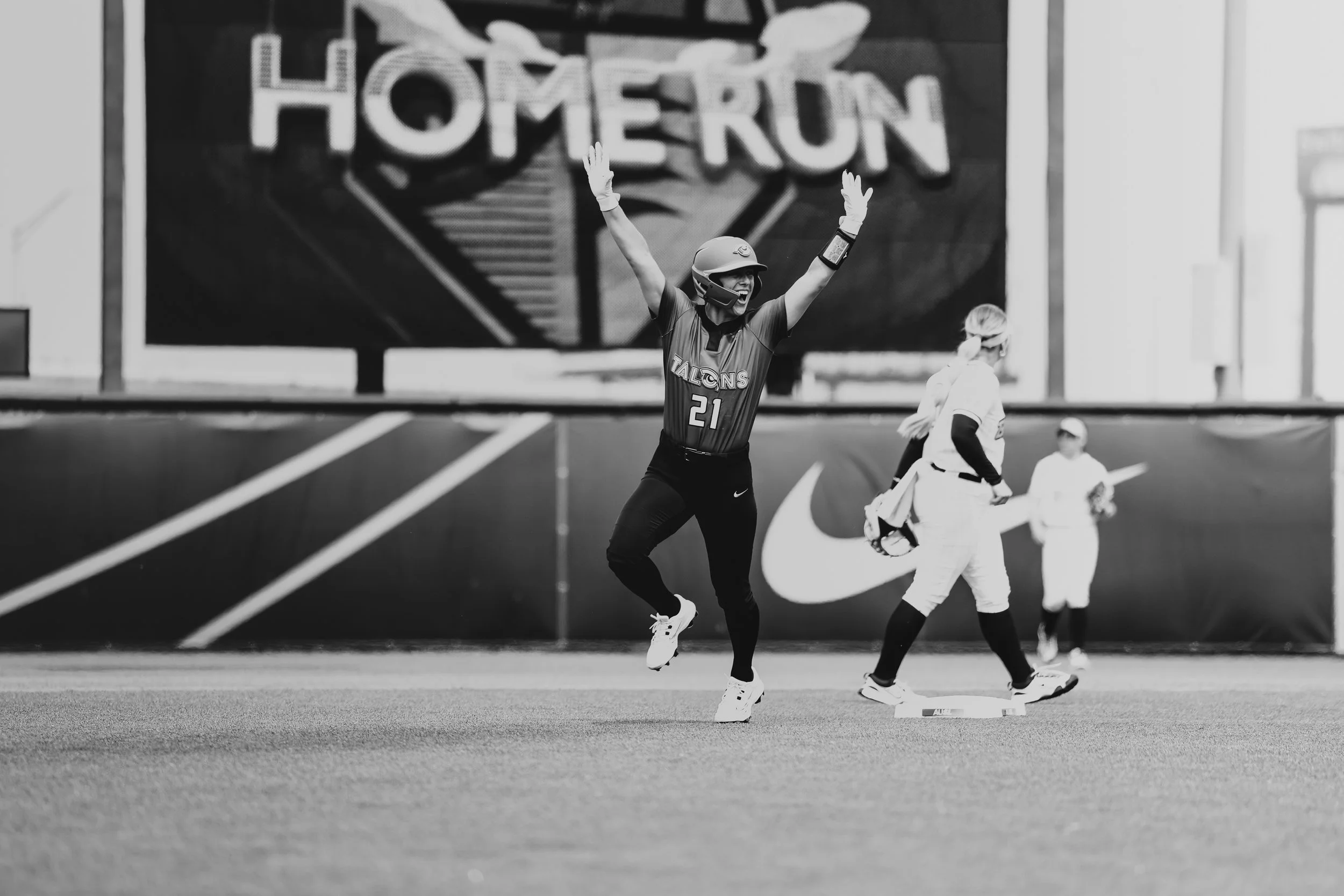 ATHLETES UNLIMITED SOFTBALL LEAGUE