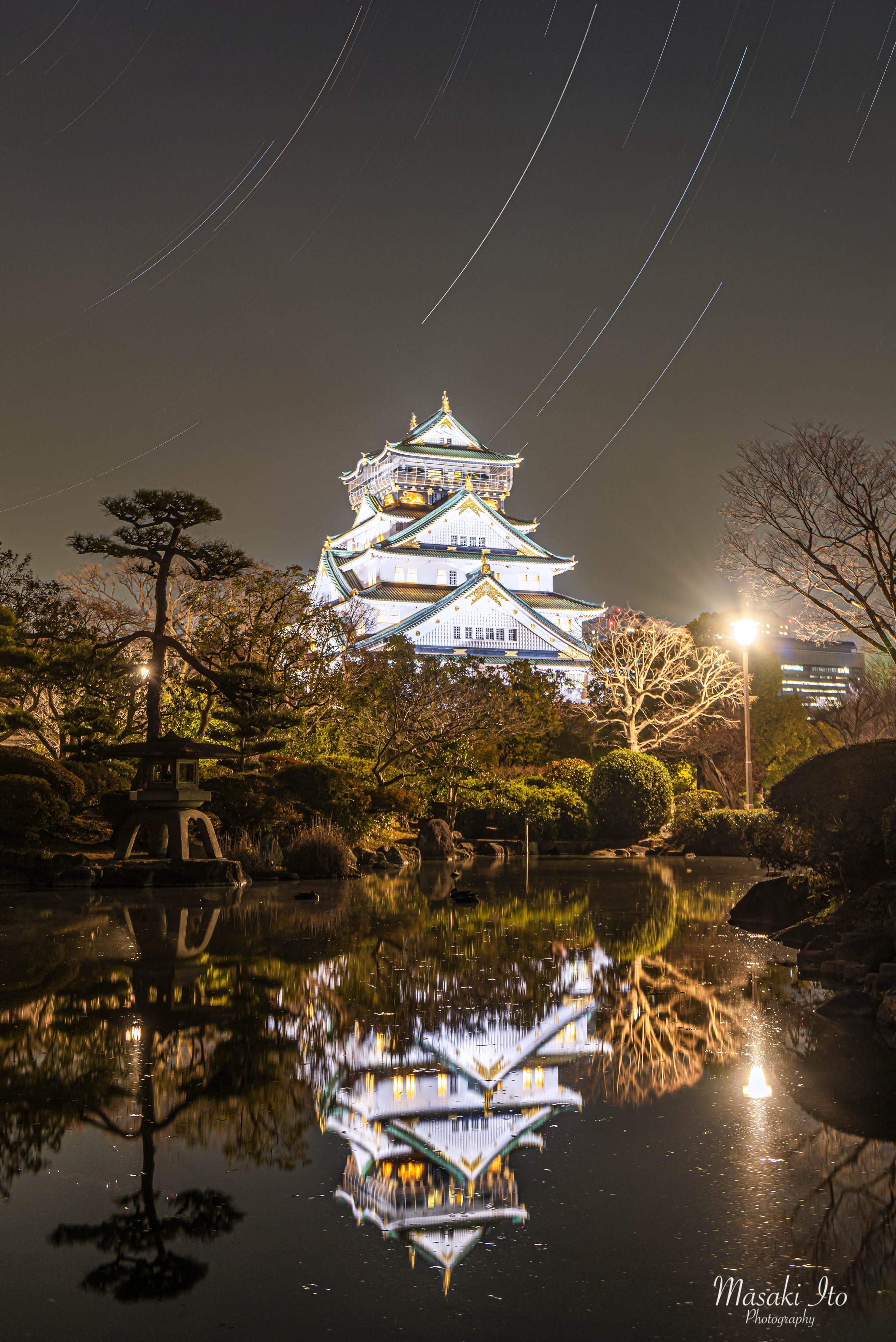 大阪城、ライトアップ、星の軌跡