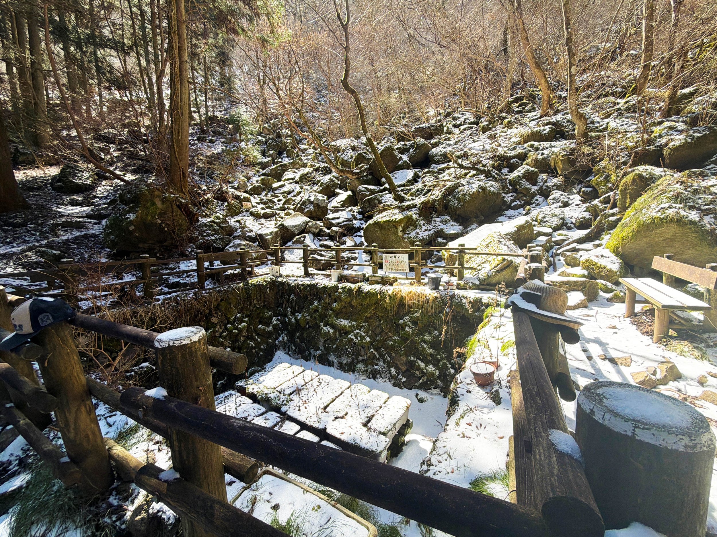 愛媛、四国、上林森林公園、風穴、雪景色