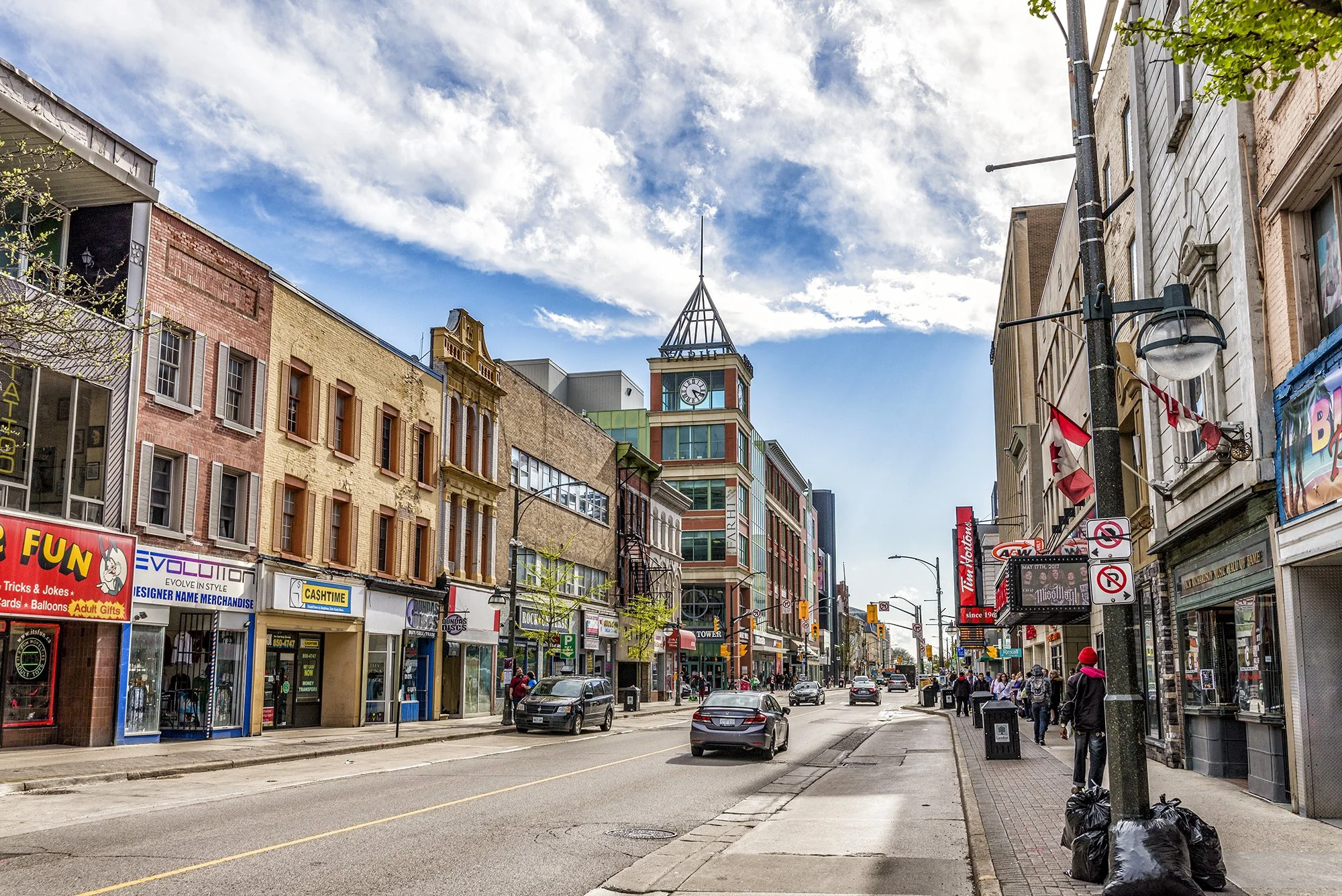 ロンドン　カナダ　オンタリオ州　ダウンタウン　ダンダースストリート　街並み　london canada ontario dundas st cityscape