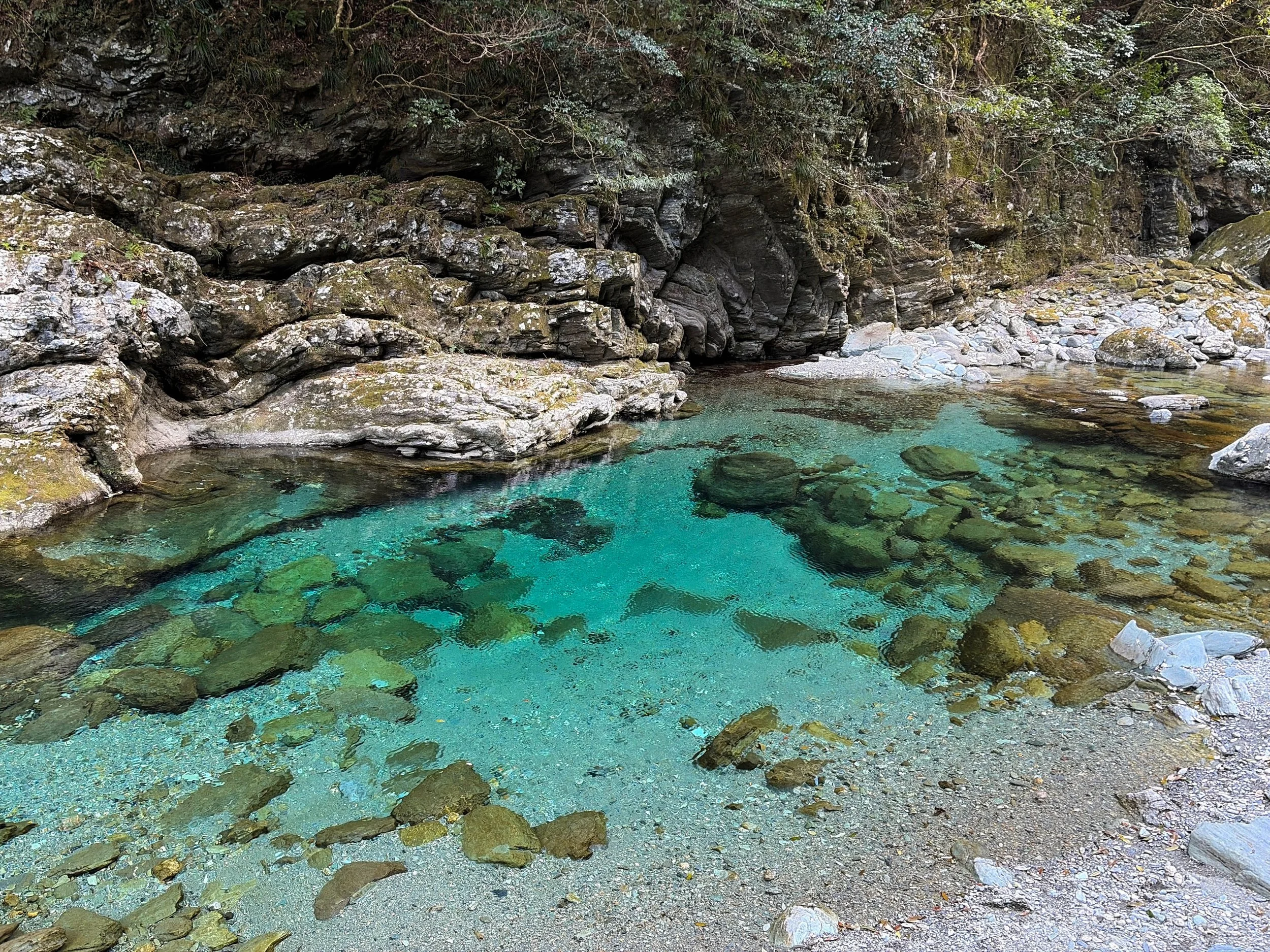 高知、四国、安居渓谷県立自然公園、仁王ブルー、水晶淵