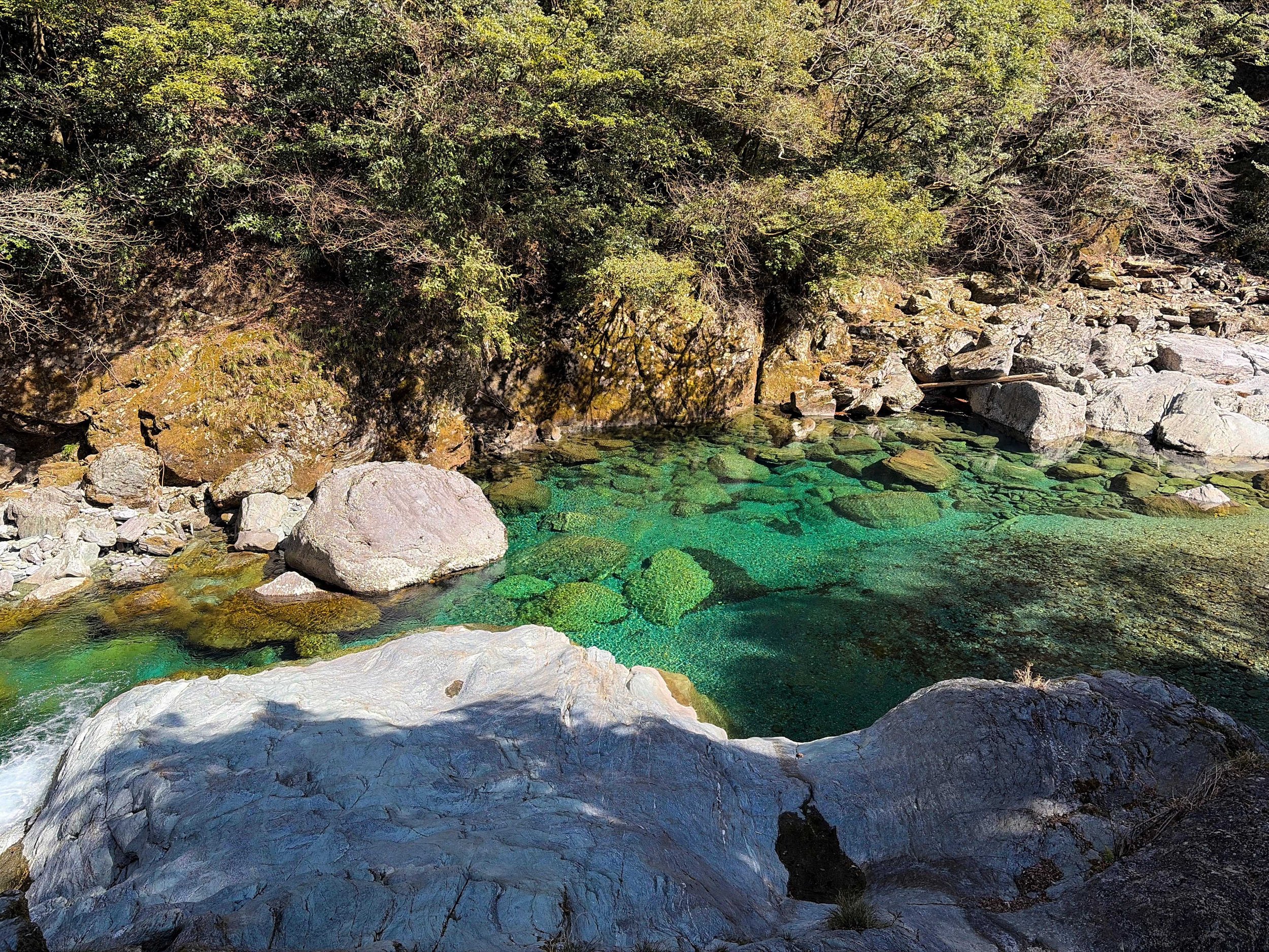 高知、四国、安居渓谷県立自然公園、仁王ブルー