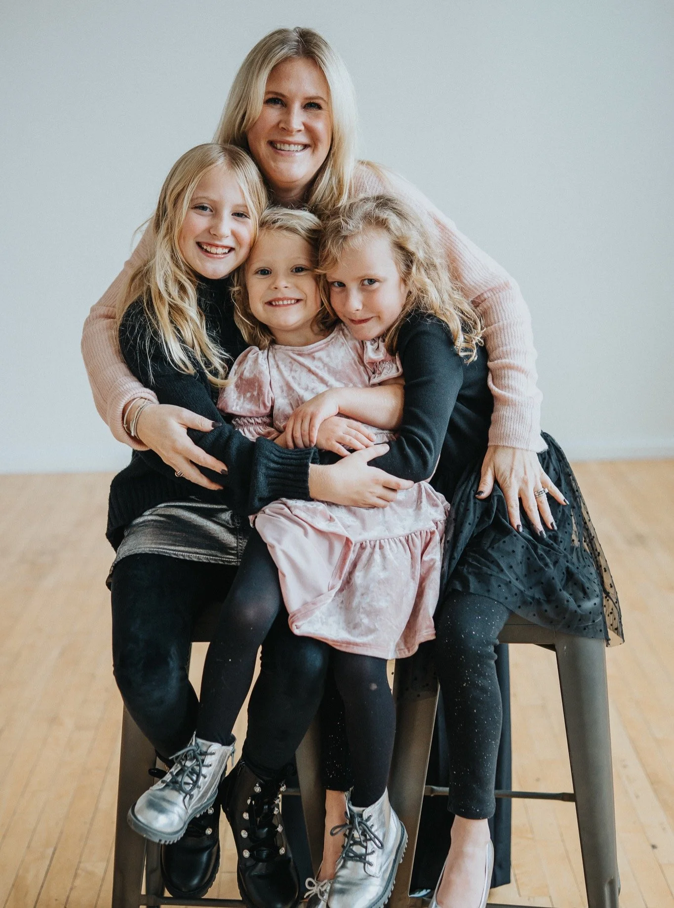 I&rsquo;m hosting my first Mother&rsquo;s Day studio sessions with my cousin adrianaphoto! 

Your Mom probably has enough mugs, candles, and &ldquo;World&rsquo;s Greatest Mom&rdquo; trophies. She deserves some lovely photos. 

Whether you&rsquo;re a 