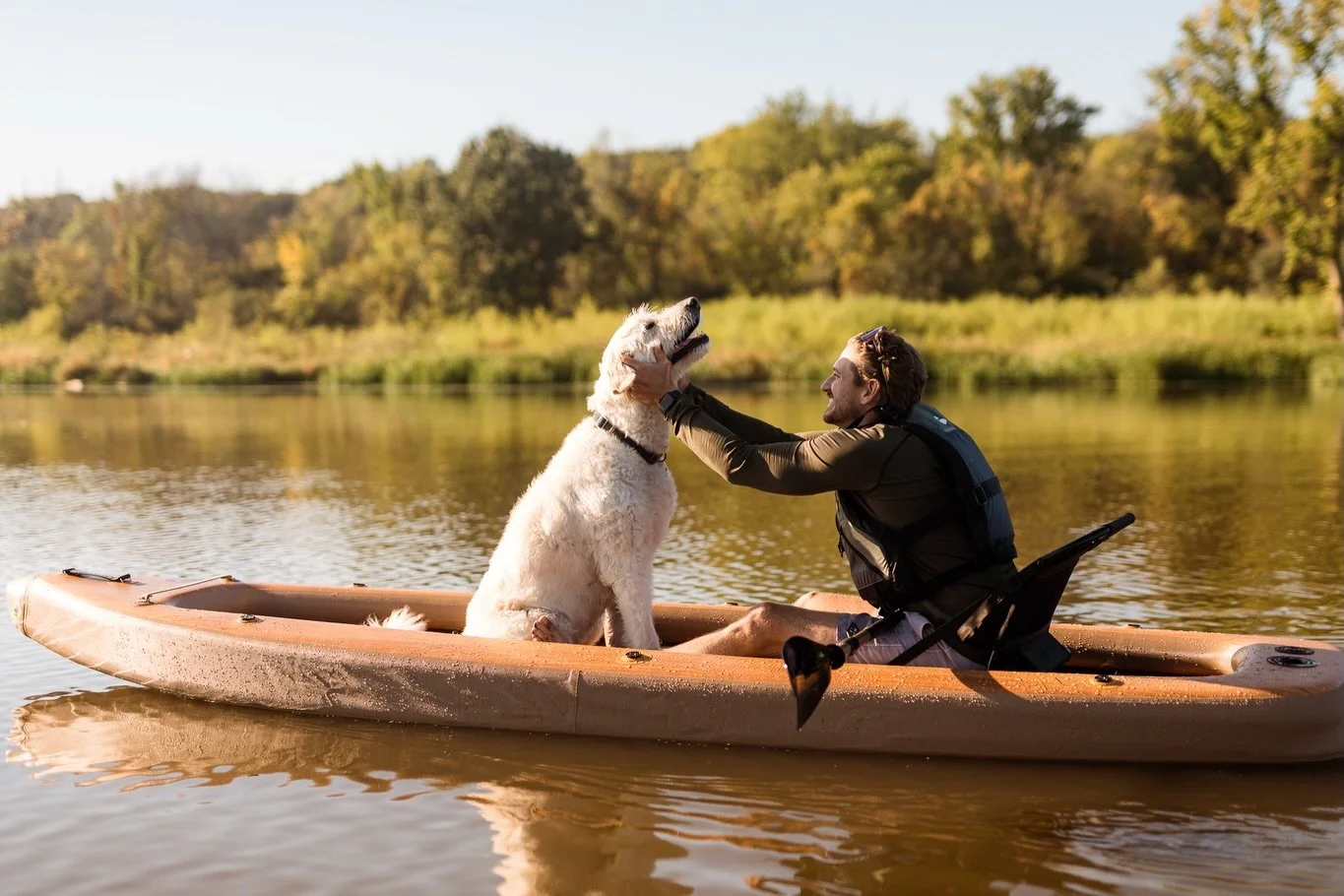 Always kayak with your best friend, furry or otherwise! Photos taken for @paddlenorth starring @alyssam__carlson @drewhoefler  and Finn the pup!