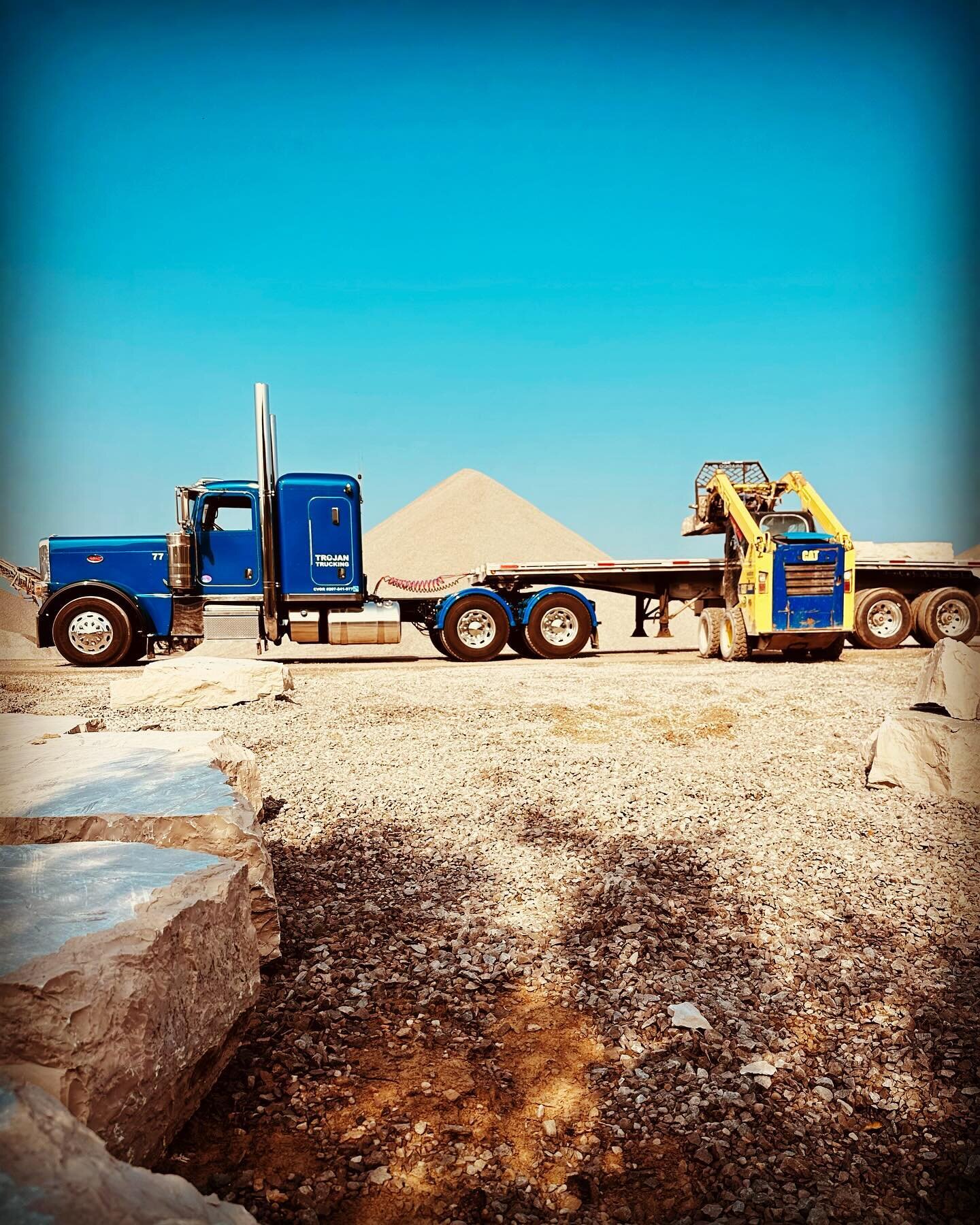 Loading up another rock solid load 💪🏼
.
.
.
#armourstone #truckload