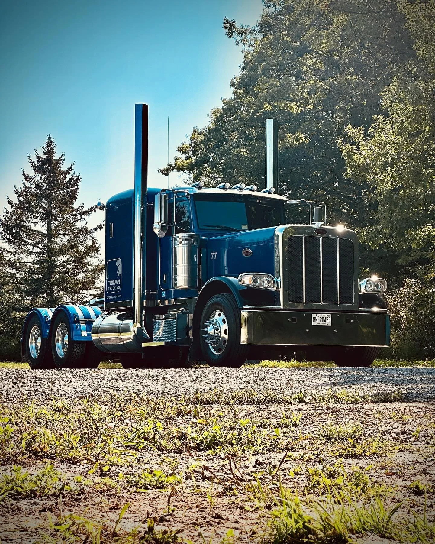 Peterbilt 389
#peterbilt #flattop #peterbilt389flattop 
.
.
.
#peterbilt389 #trucking #truck #trucklife #trucks #trucking #trucker #trucklover #bigrig #trucklovers #truckdaily #trucklove #peterbilts #peterbilt #peterbilttruck #owneroperator #ownerope