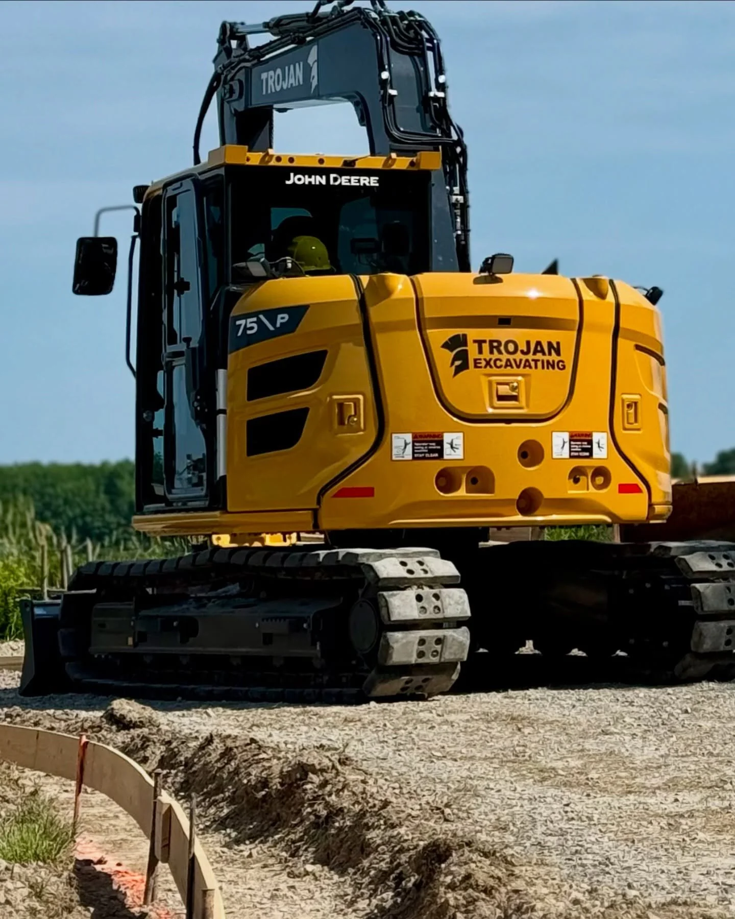 #niceass #excavator #johndeere #johndeerepower #construction #concrete #forms #working