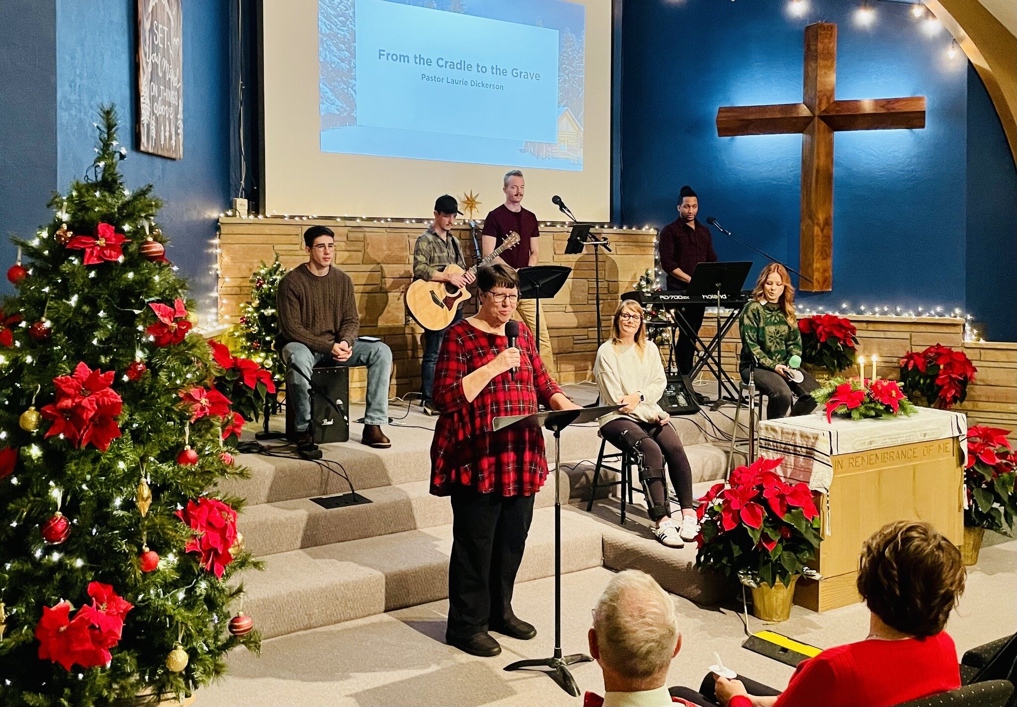 Merry Christmas Storyline family! Keep pressing forward in His perfect love! Thanks for leaning in and sharing this journey together! 
.
.
.
.
.
.
#candlelightservice #christmaseve #merrychristmas #asaviorisborn #bettertogether #lovewell #eugene #sto