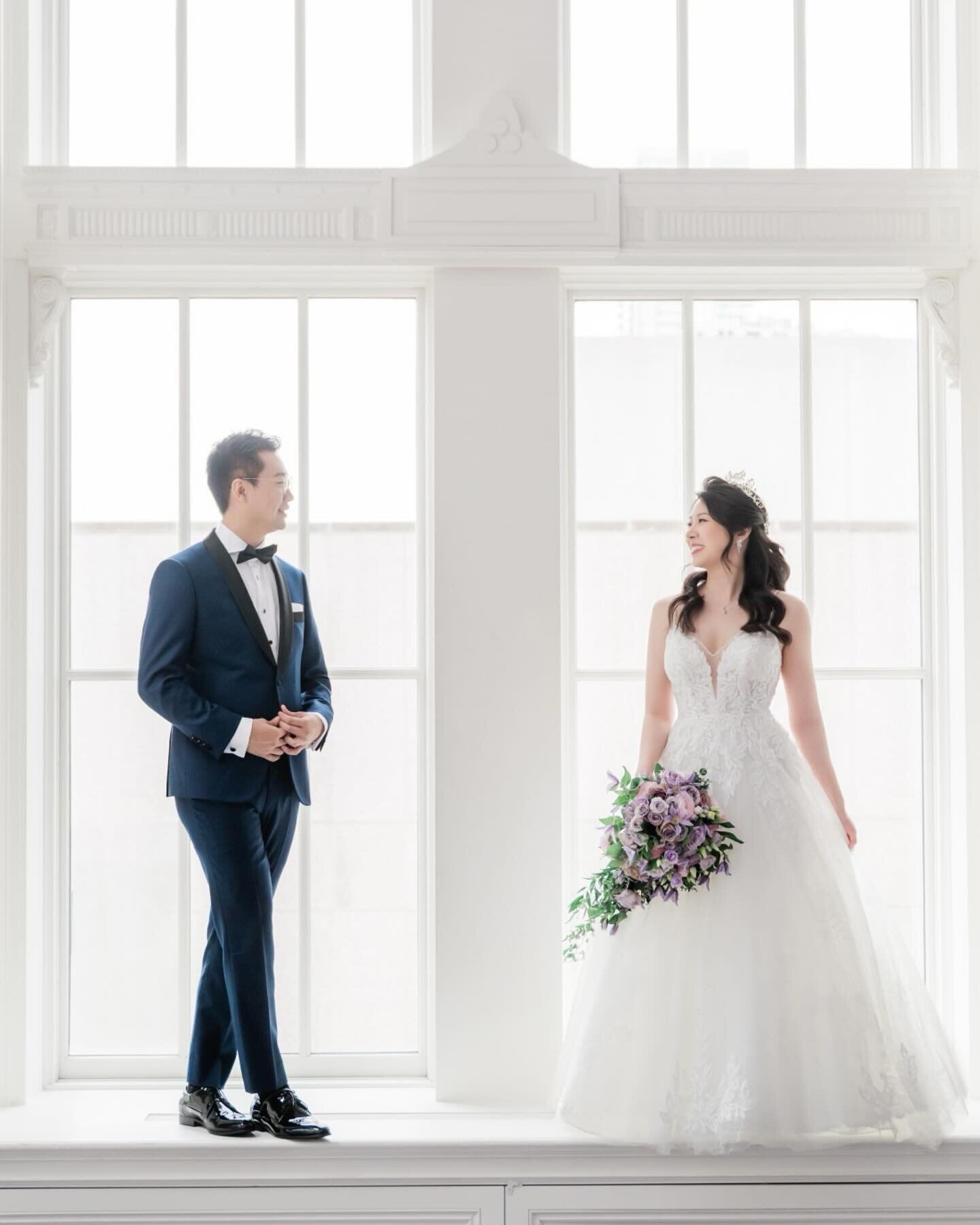 💍 Pre-reveal magic at the @omnikingedward #crystalballroom ! ✨💑 The bride and groom steal a moment together before saying &lsquo;I do&rsquo;. 💖 Captivated by their love story. #FirstLook #WeddingMagic #kingedwardhotel #torontowedding #torontoweddi