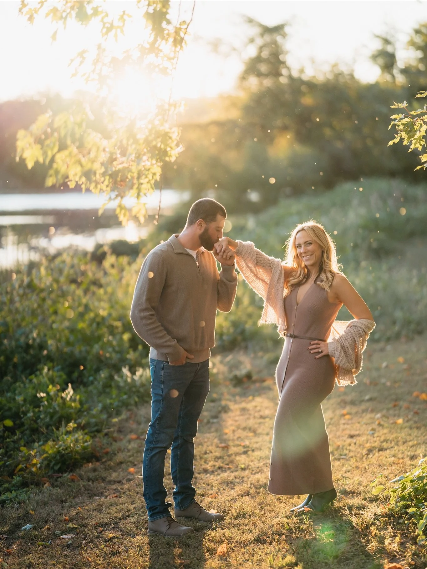 Golden hour with Brielle &amp; Justin &mdash; light, love, and laughter. ☀️💎 🍾 
.
.
.
.
.
.
.
.
.
.
.
.
.
#sony #sonyimages #sonyalpha #Bealpha #portraitphotography #engagementsession #weddingphotography #natural #newjersey #highspeedsync #weddingi