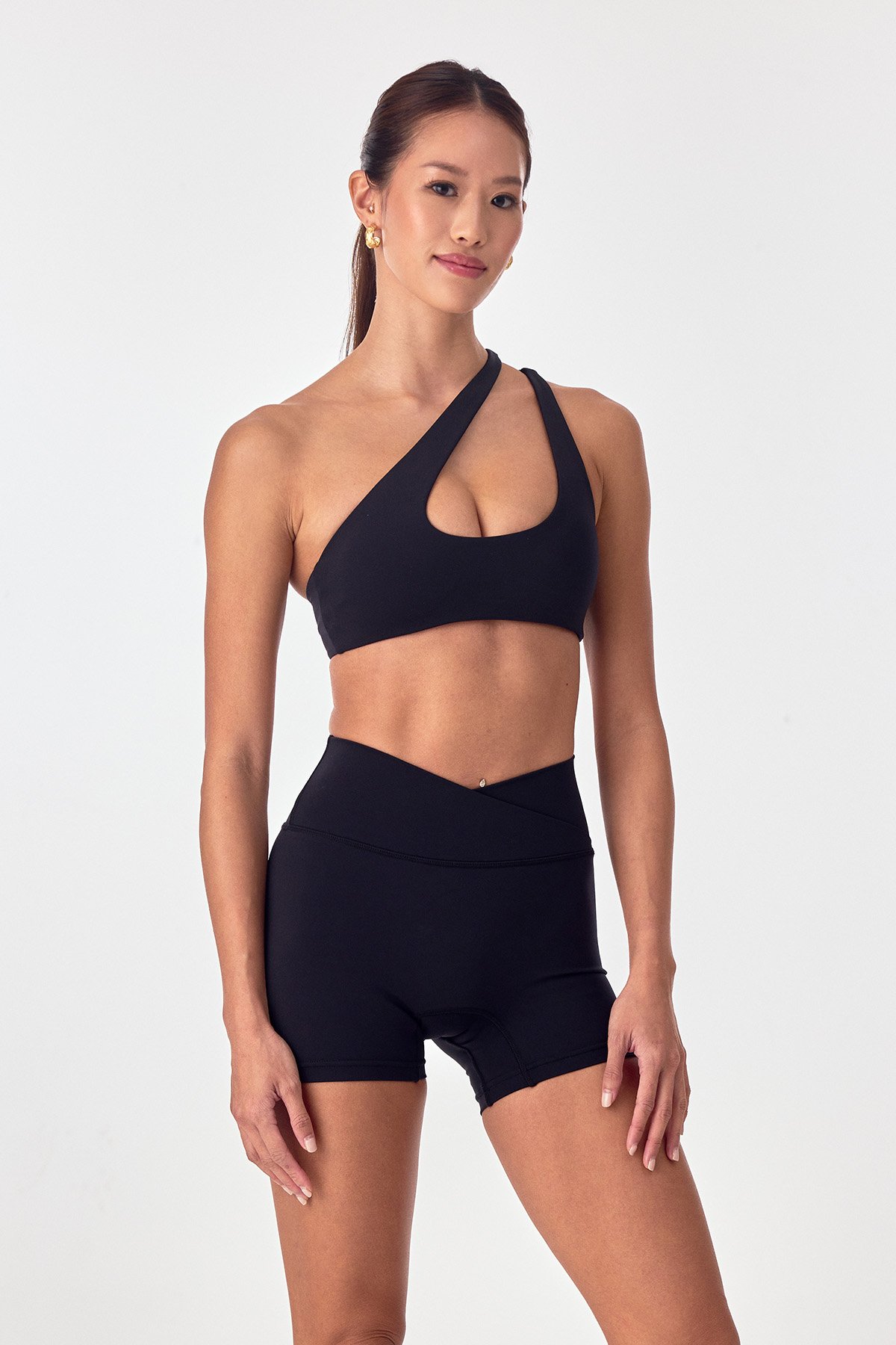 AVVE_ASYMMETRIC_BRA_BLACK_02.jpg