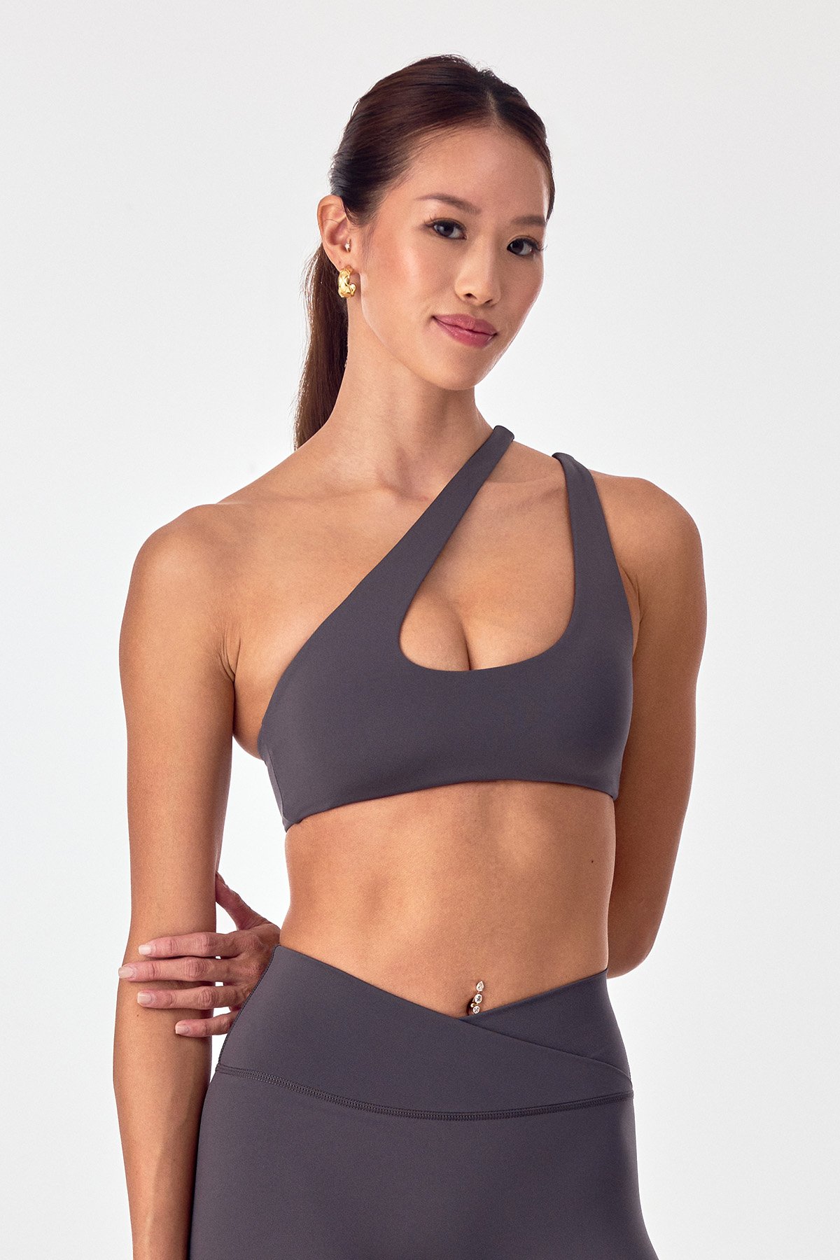 AVVE_ASYMMETRIC_BRA_STEEL_04.jpg
