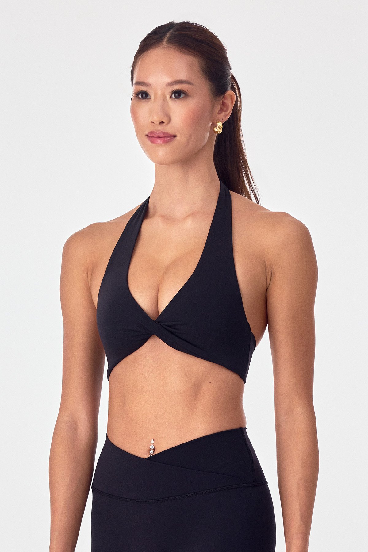 AVVE_TWISTED_HALTER_BRA_BLACK_06.jpg