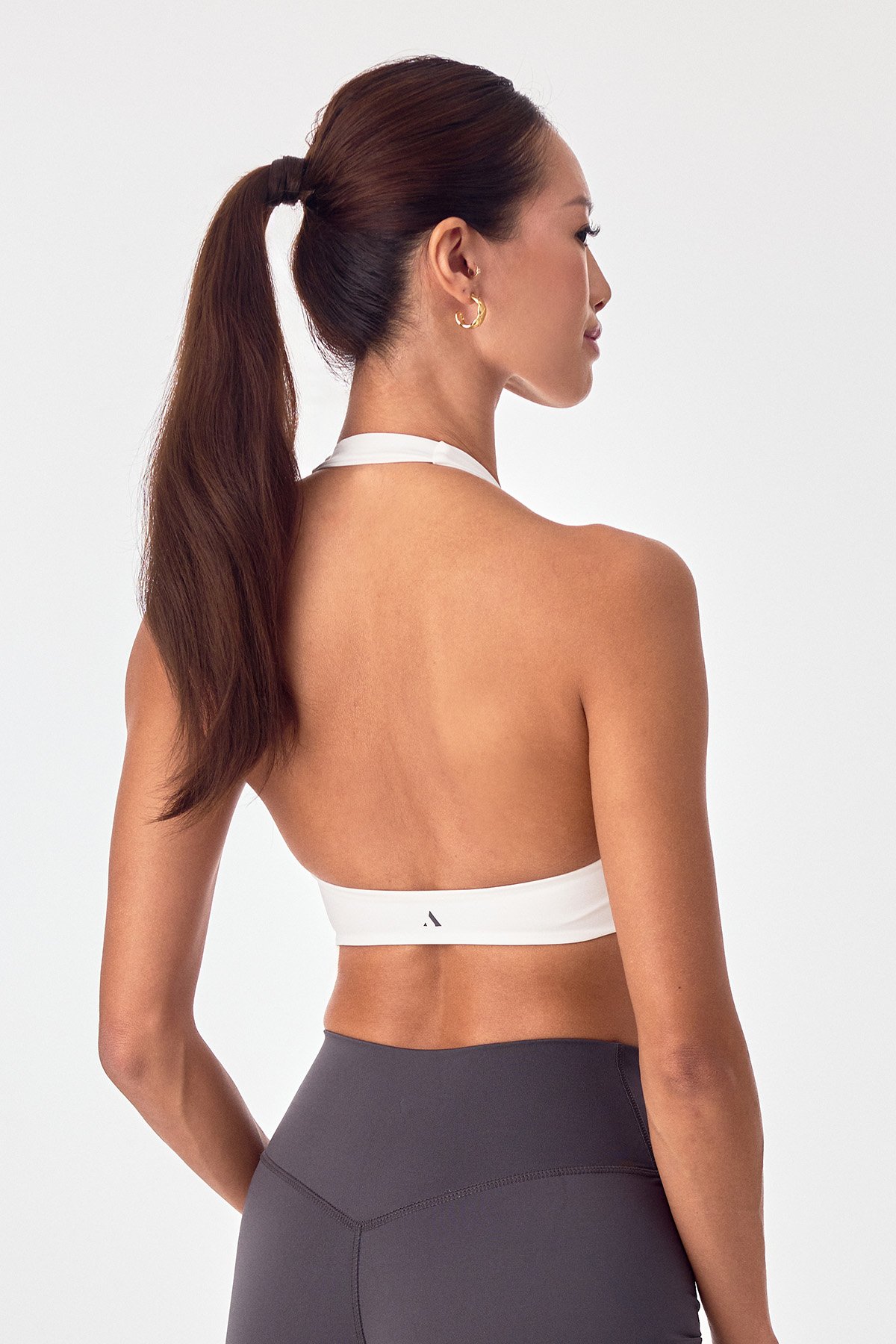 AVVE_TWISTED_HALTER_BRA_WHITE_06.jpg