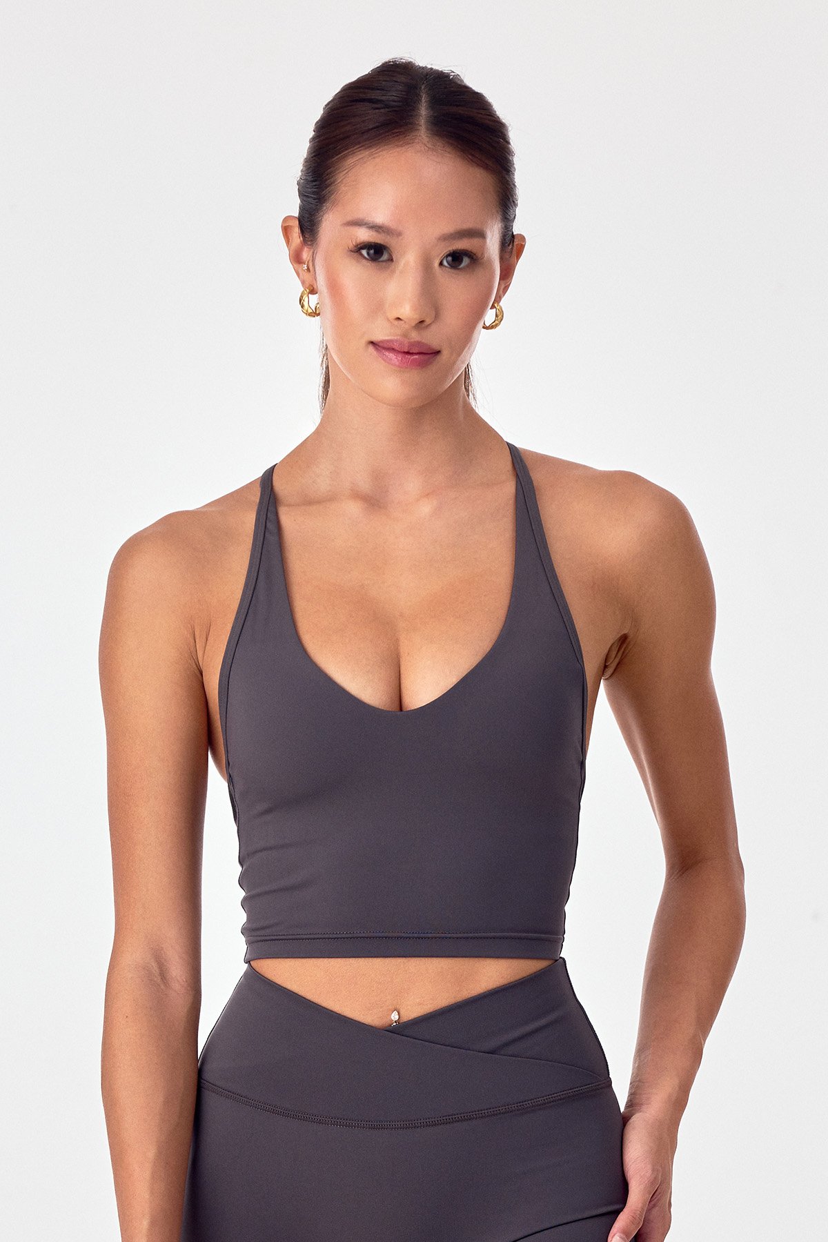 AVVE_VNECK_TANK_STEEL_01.jpg