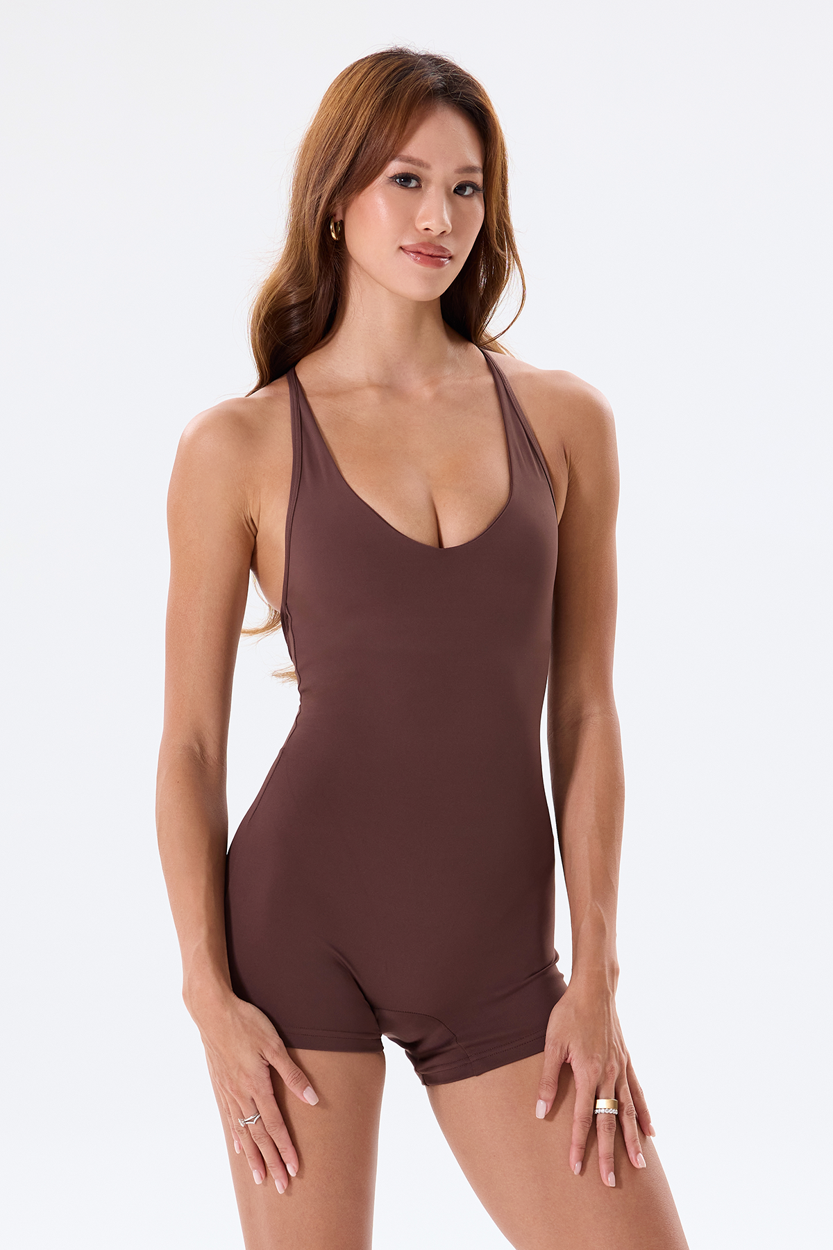 AVVE_Crossback_Onesie_Espresso_01.png