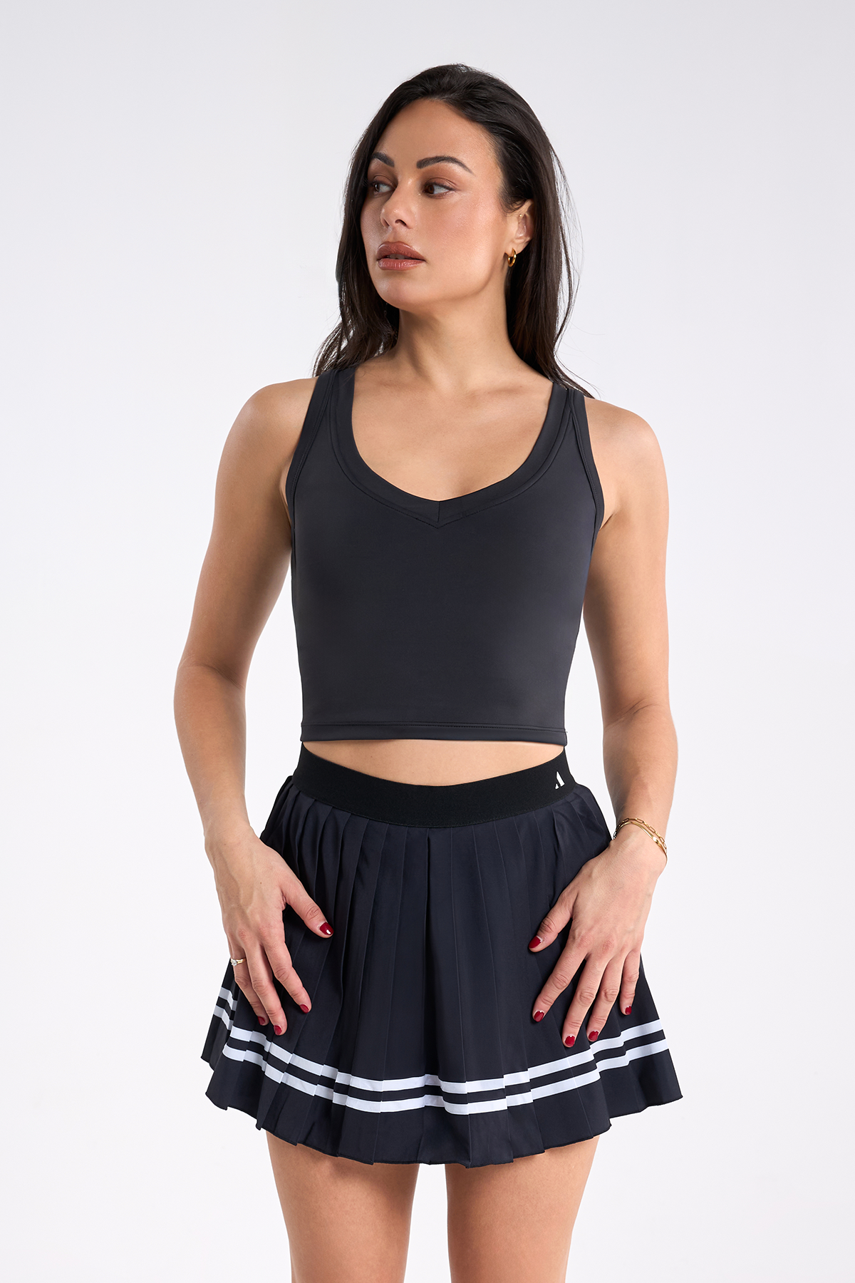 AVVE_COURT_SKIRT_BLACK_04.png