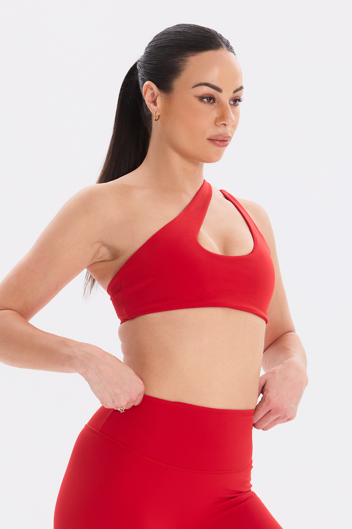 AVVE_Asymmetric_Bra_Red_Coral_01.png