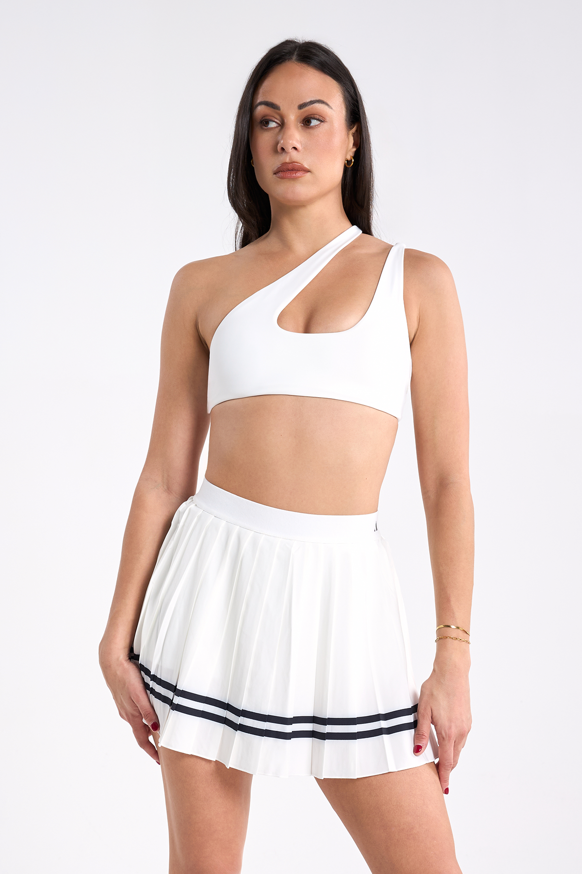 AVVE_COURT_SKIRT_WHITE_02.png
