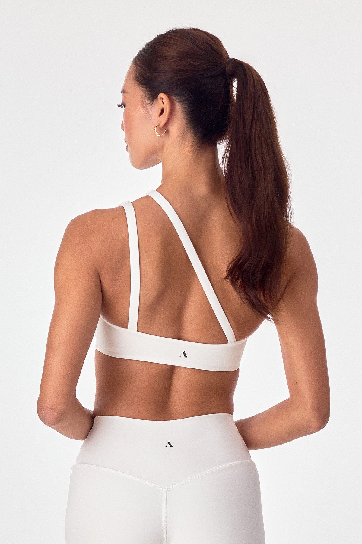 AVVE_ASYMMETRIC_BRA_WHITE_06.jpg