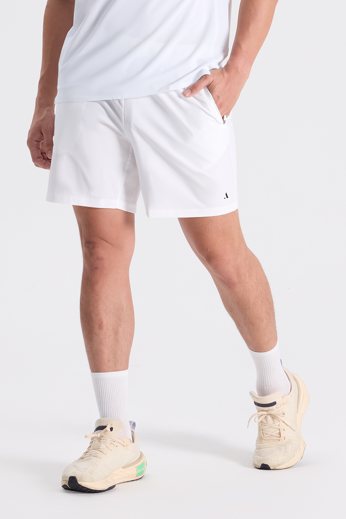 AVVE_COURT_SHORTS_WHITE_02.png