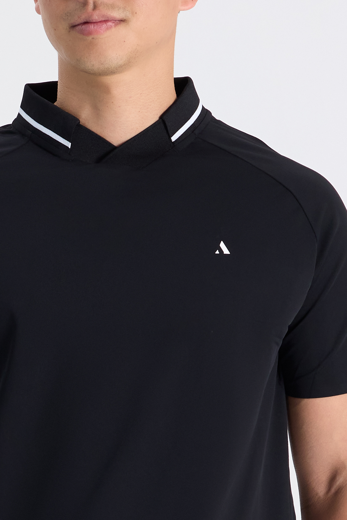 AVVE_COURT_POLO_BLACK_01.png