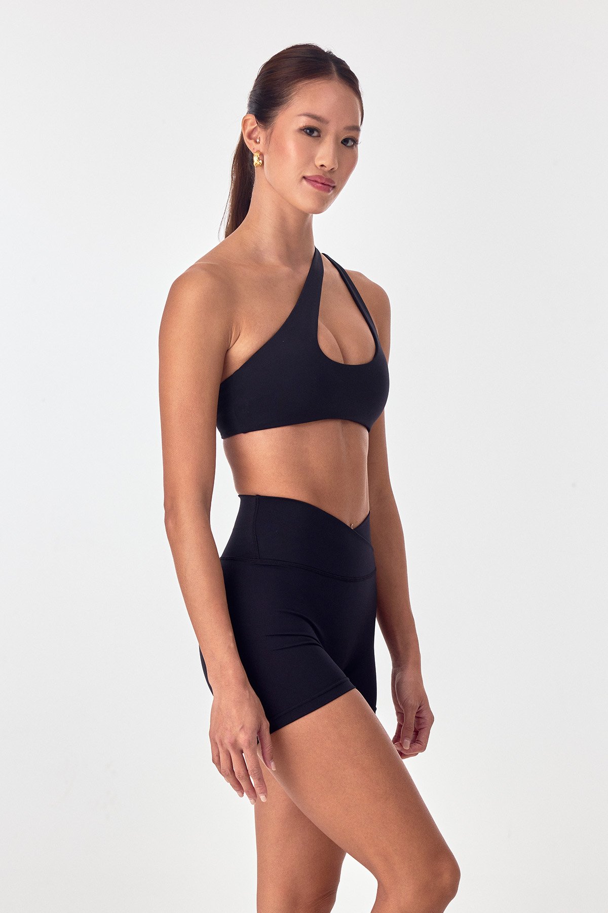 AVVE_ASYMMETRIC_BRA_BLACK_03.jpg