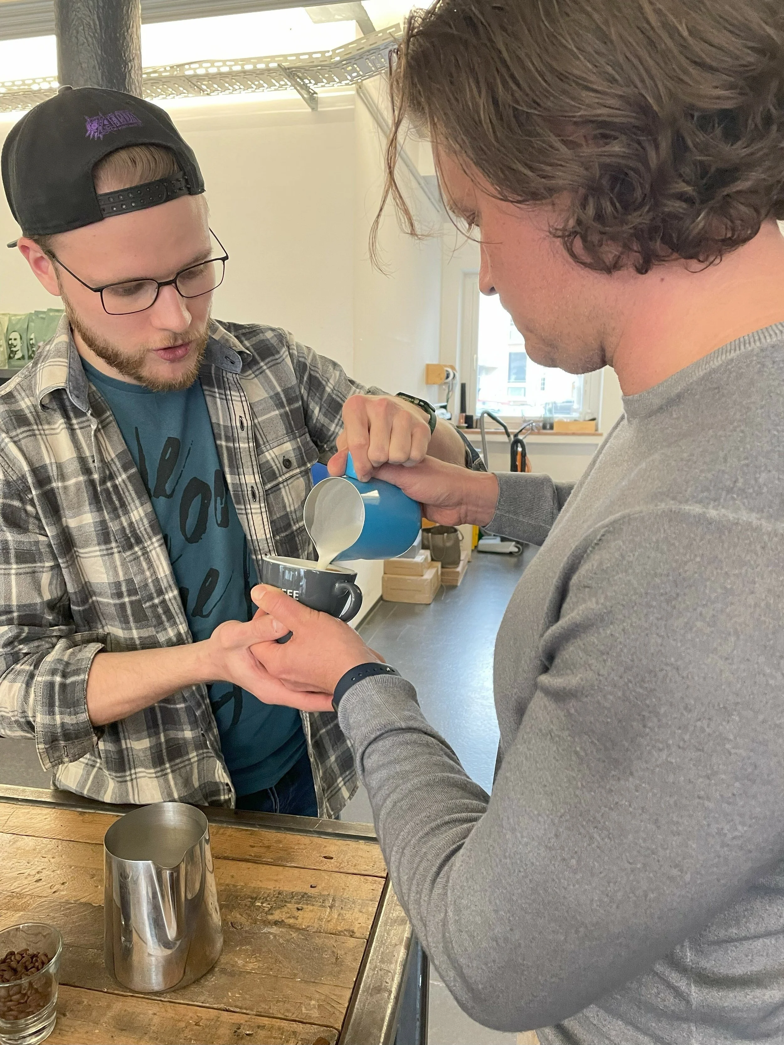  Latte Art Coaching im Barista Kurs bei Wildkaffee 