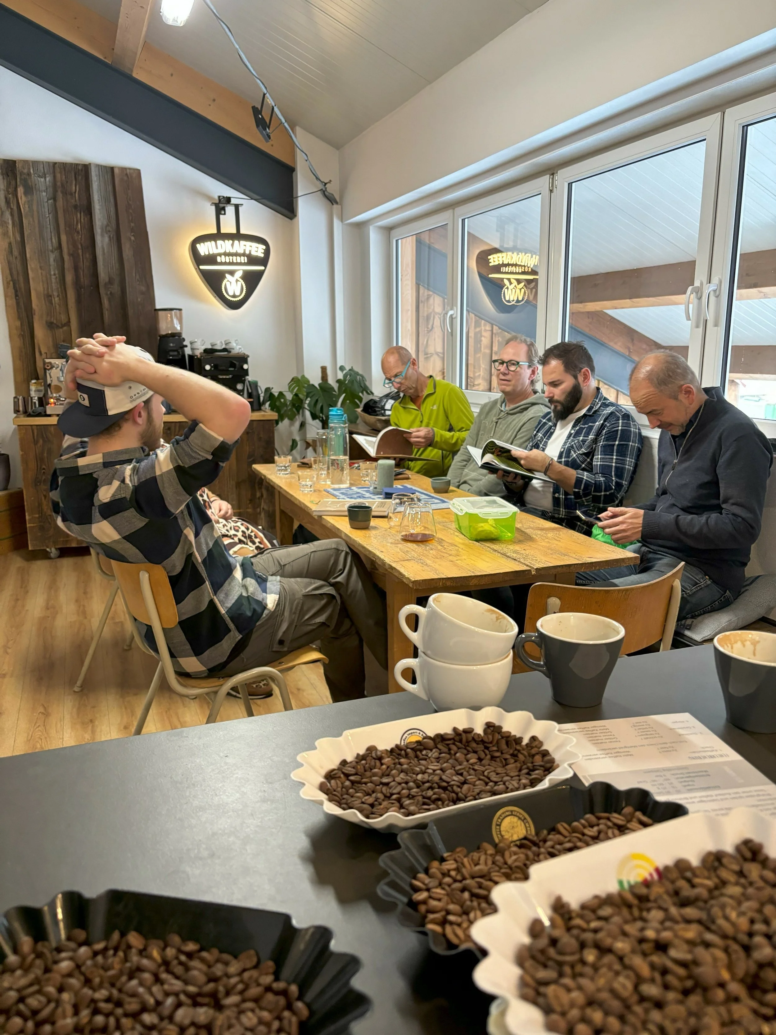  Barista Kurs bei Wildkaffee mit Teilnehmern in der Region Garmisch-Partenkirchen 