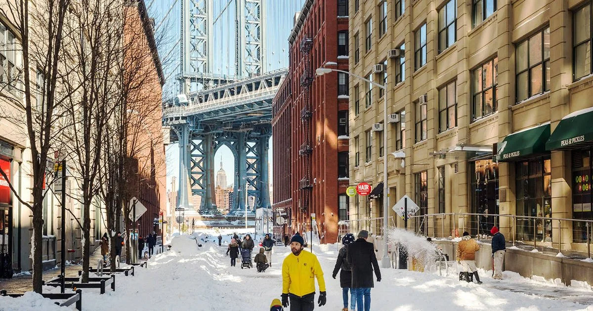 An image of the Manhattan Bridge in Brooklyn in January 2025