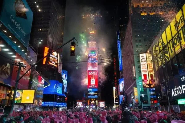 How to Watch the Ball Drop in NYC 2024: Our Top Tips