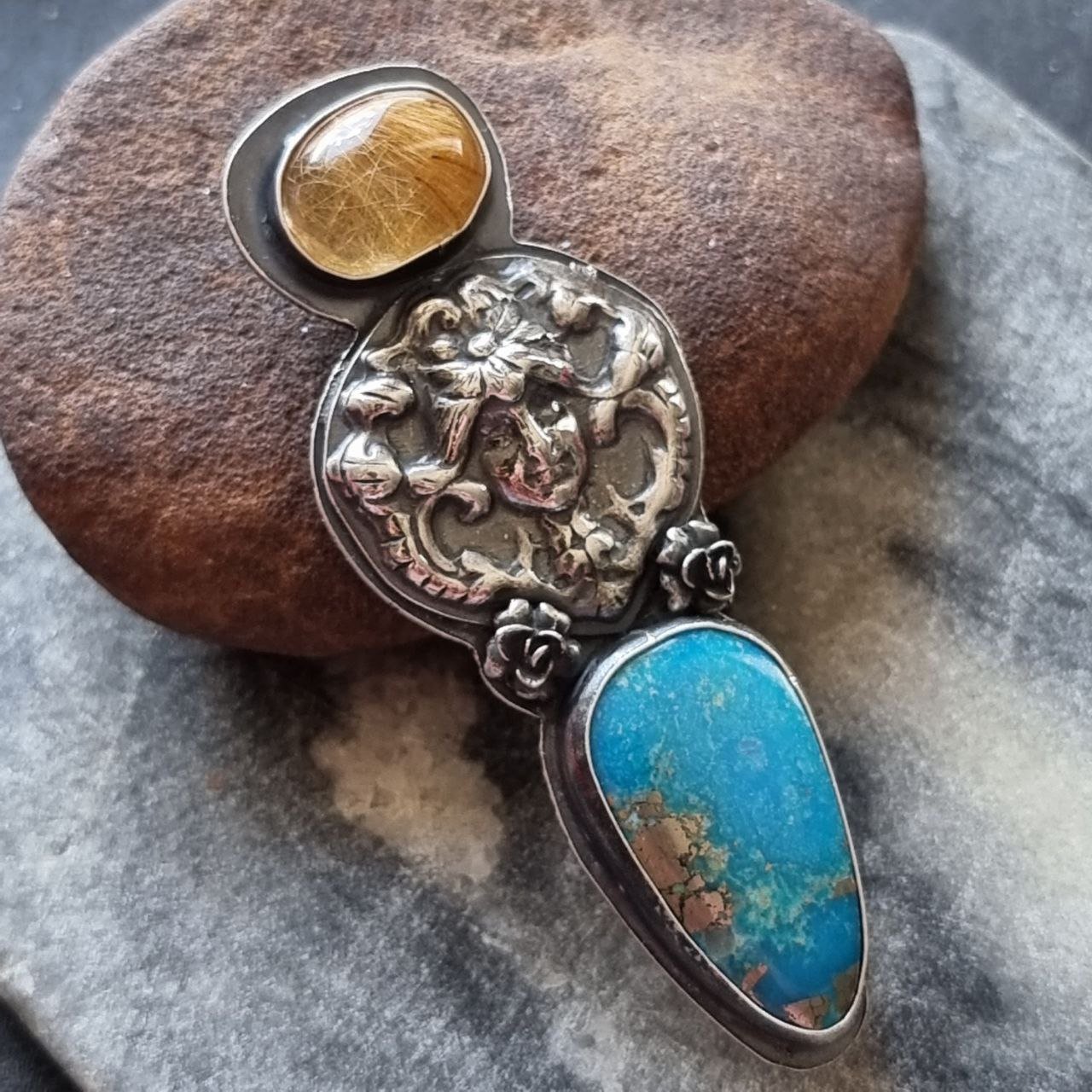 custommadependant2.jpeg
