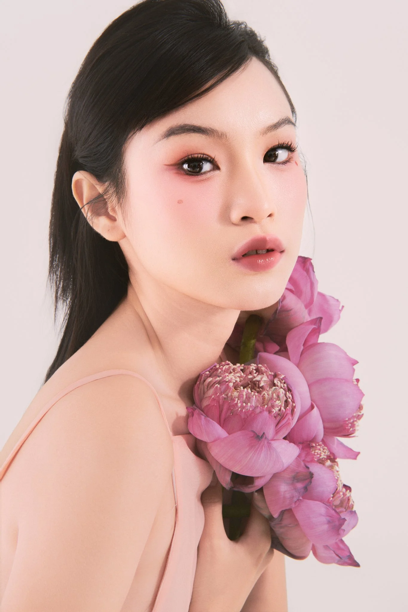 Copy of 24-14-08 concept Sen0648-_RETOUCHED.jpg