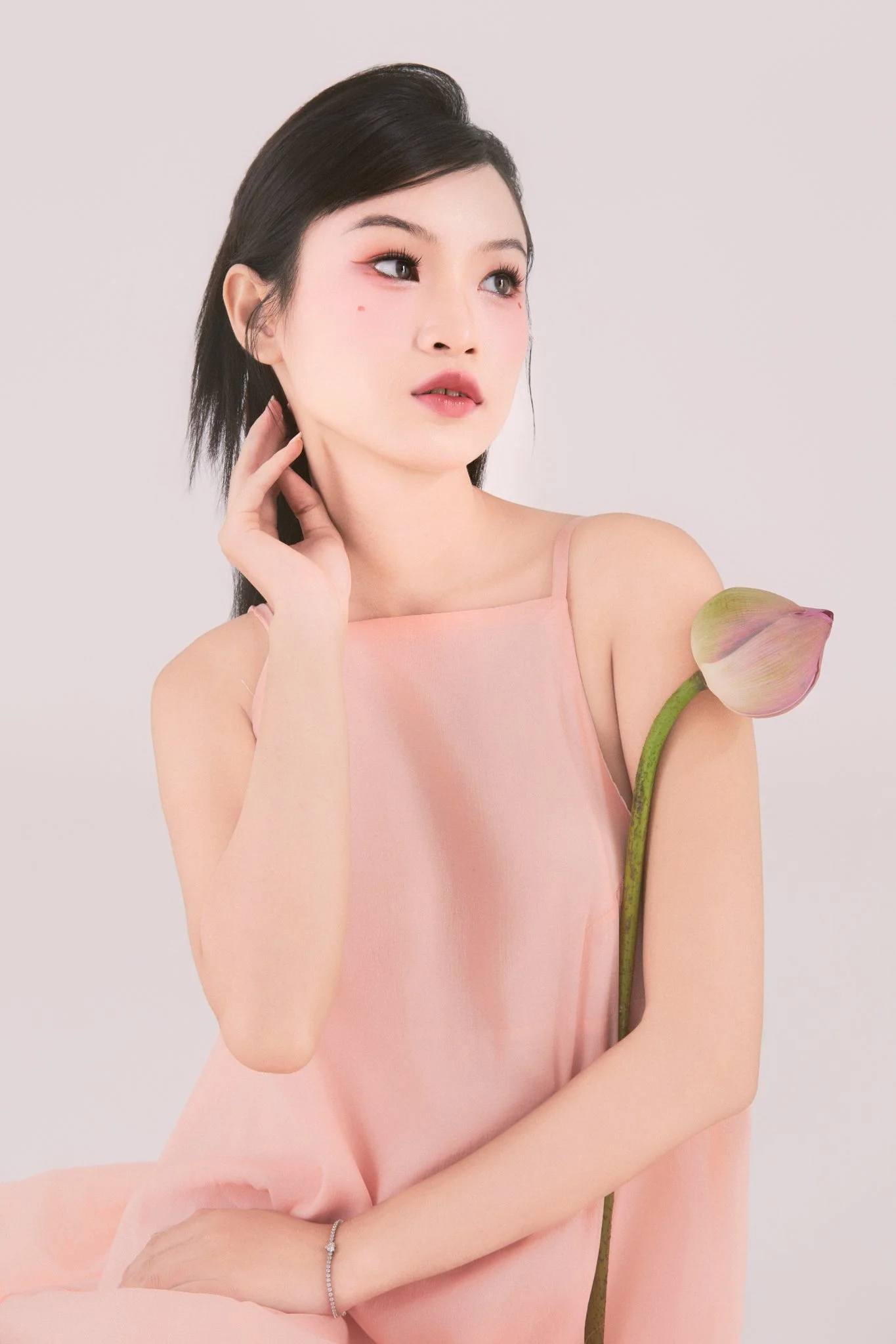 Copy of 24-14-08 concept Sen0725-_RETOUCHED-2.jpg