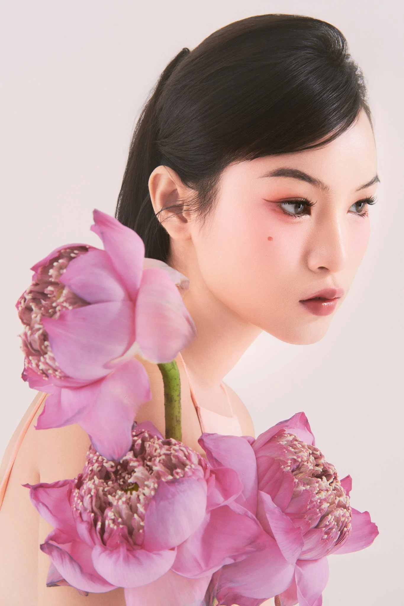 Copy of 24-14-08 concept Sen0593-_RETOUCHED.jpg