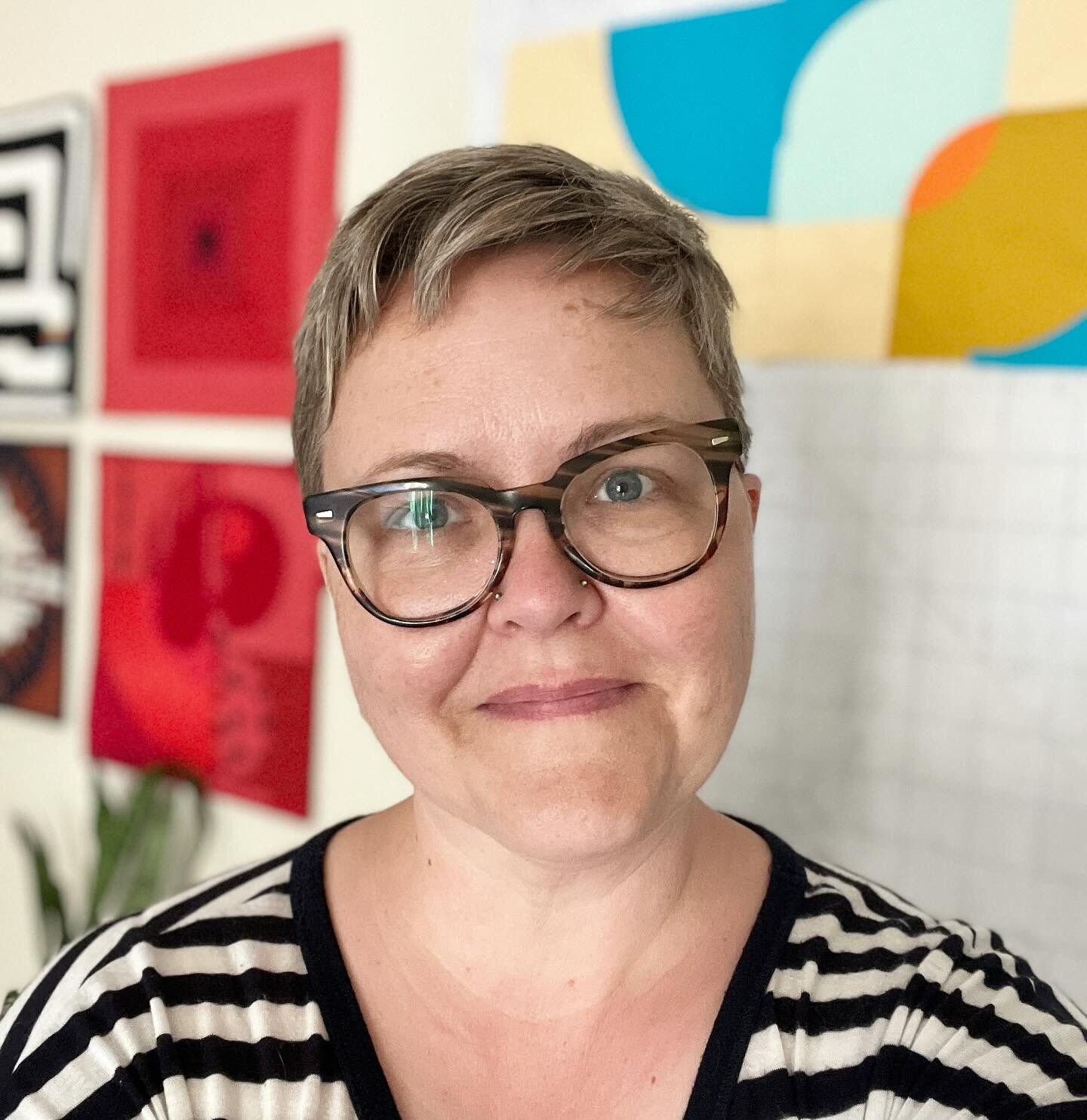Hi #igquiltfest 👋

My name is Heather. Colorful quilts and my Chief Quilting Assistant, Moira, are two of my favorite things. Swipe to see Moira in action.

I&rsquo;m a marketer by day and a quilter every other minute of every day. It&rsquo;s how I 