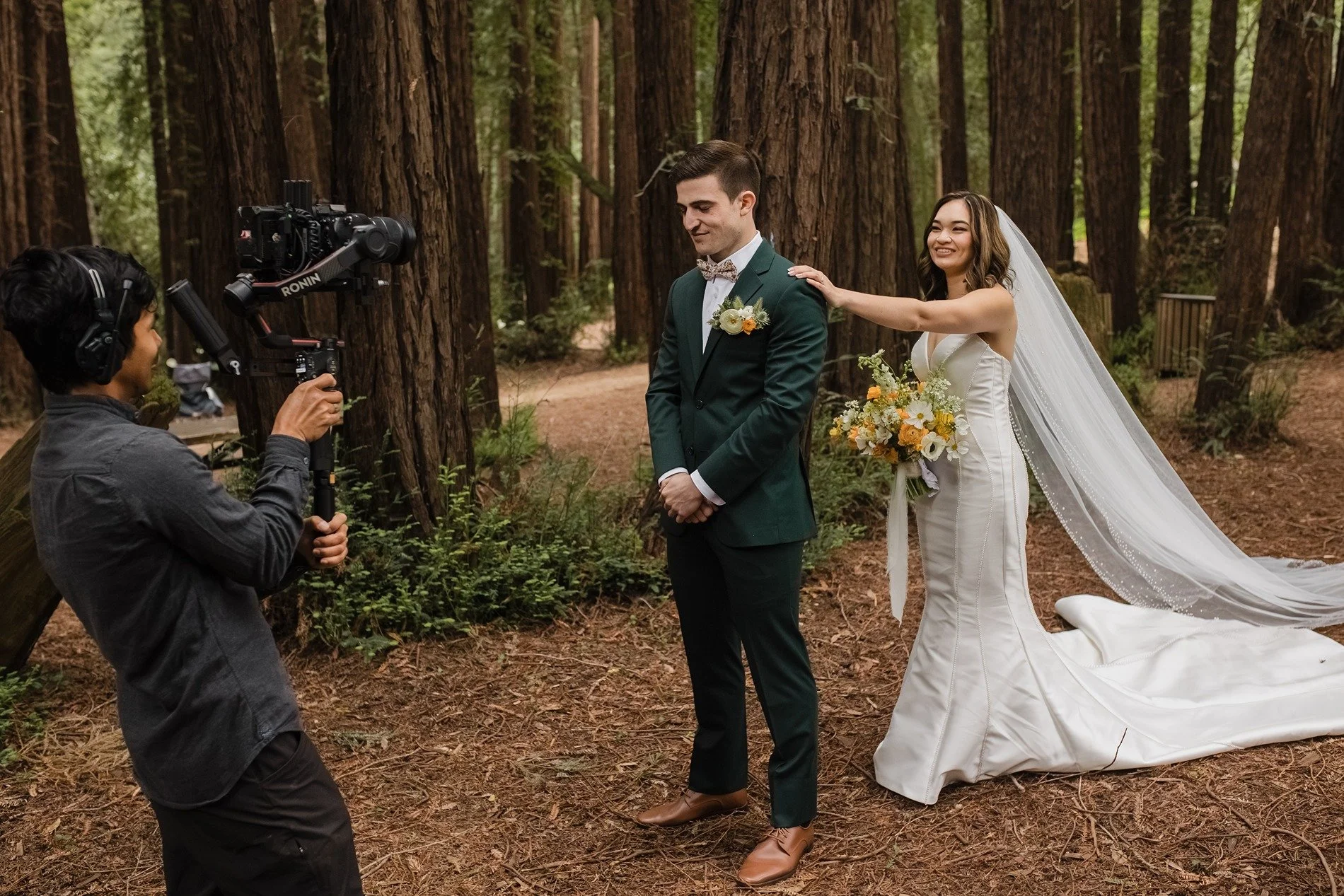 Leo Moring of Tangerine Weddings captures a wedding first look in Mill Valley.